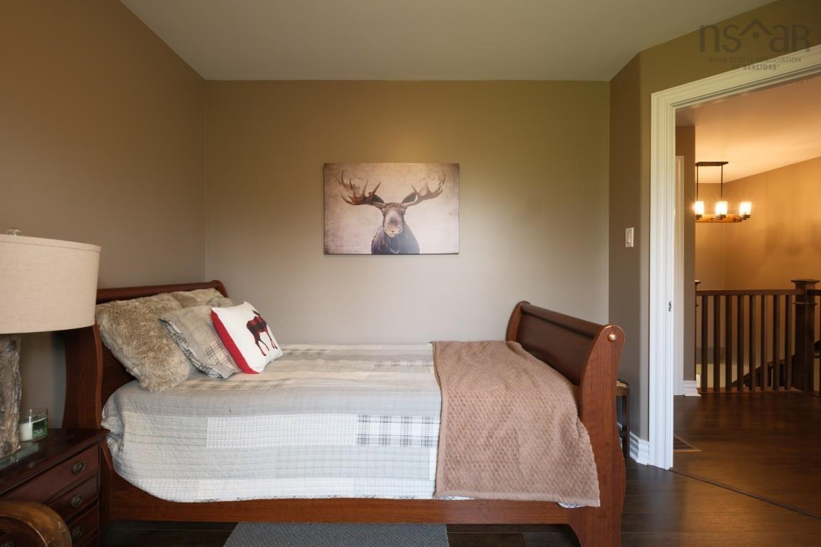 $719,900.00: 30 Pivot Lane, Hatchet Lake