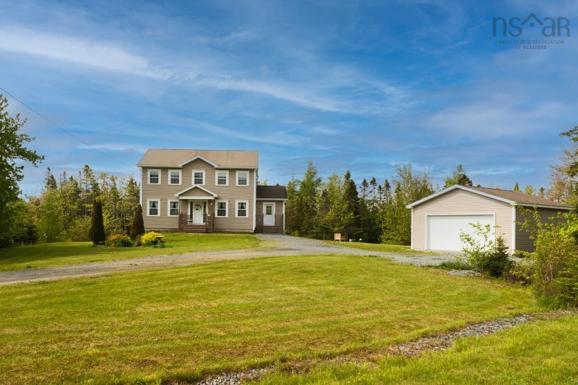 $719,900.00: 30 Pivot Lane, Hatchet Lake