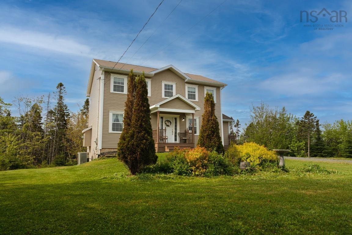 $719,900.00: 30 Pivot Lane, Hatchet Lake