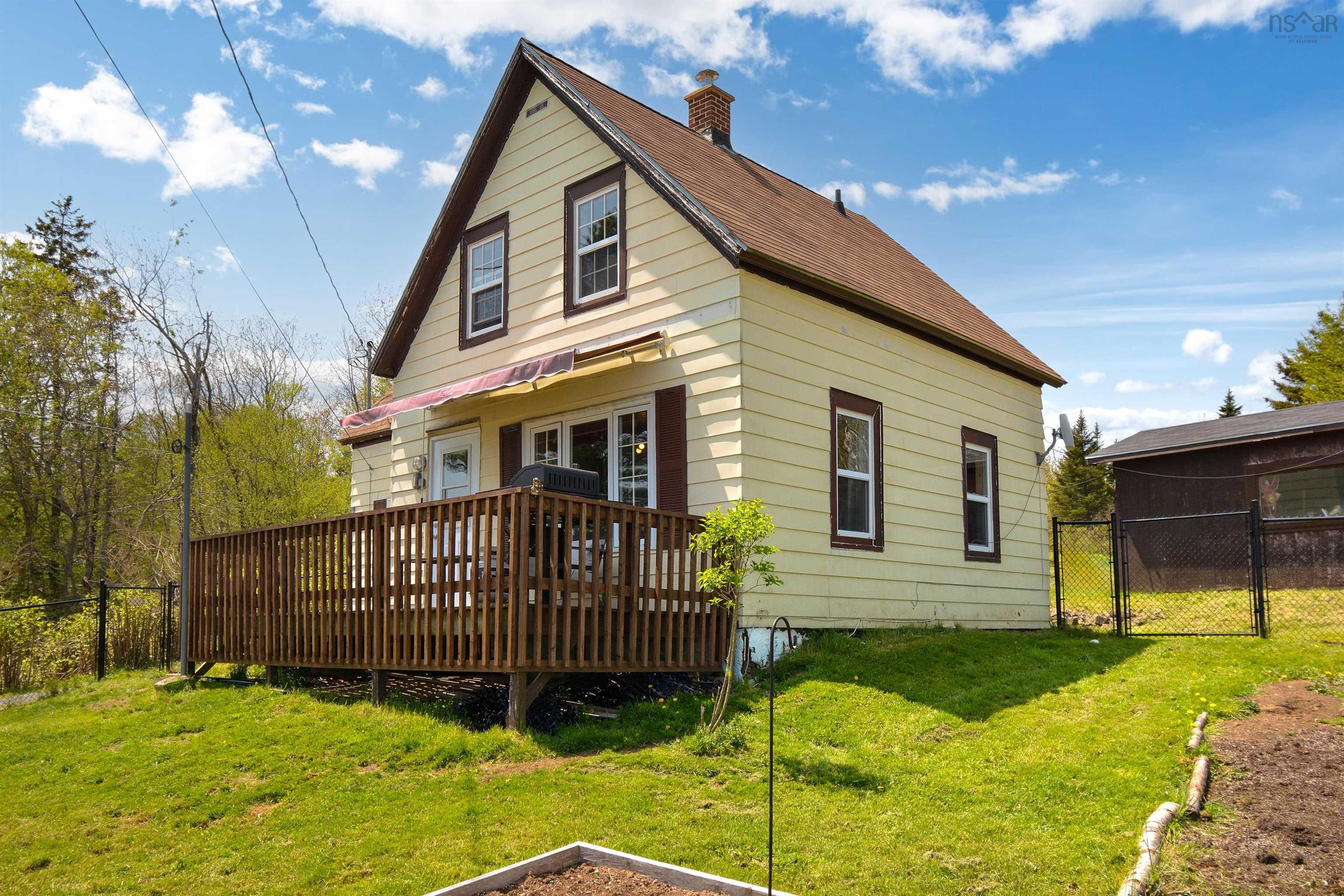 $289,900.00: 8982 Pepperell Street, St. Peter's