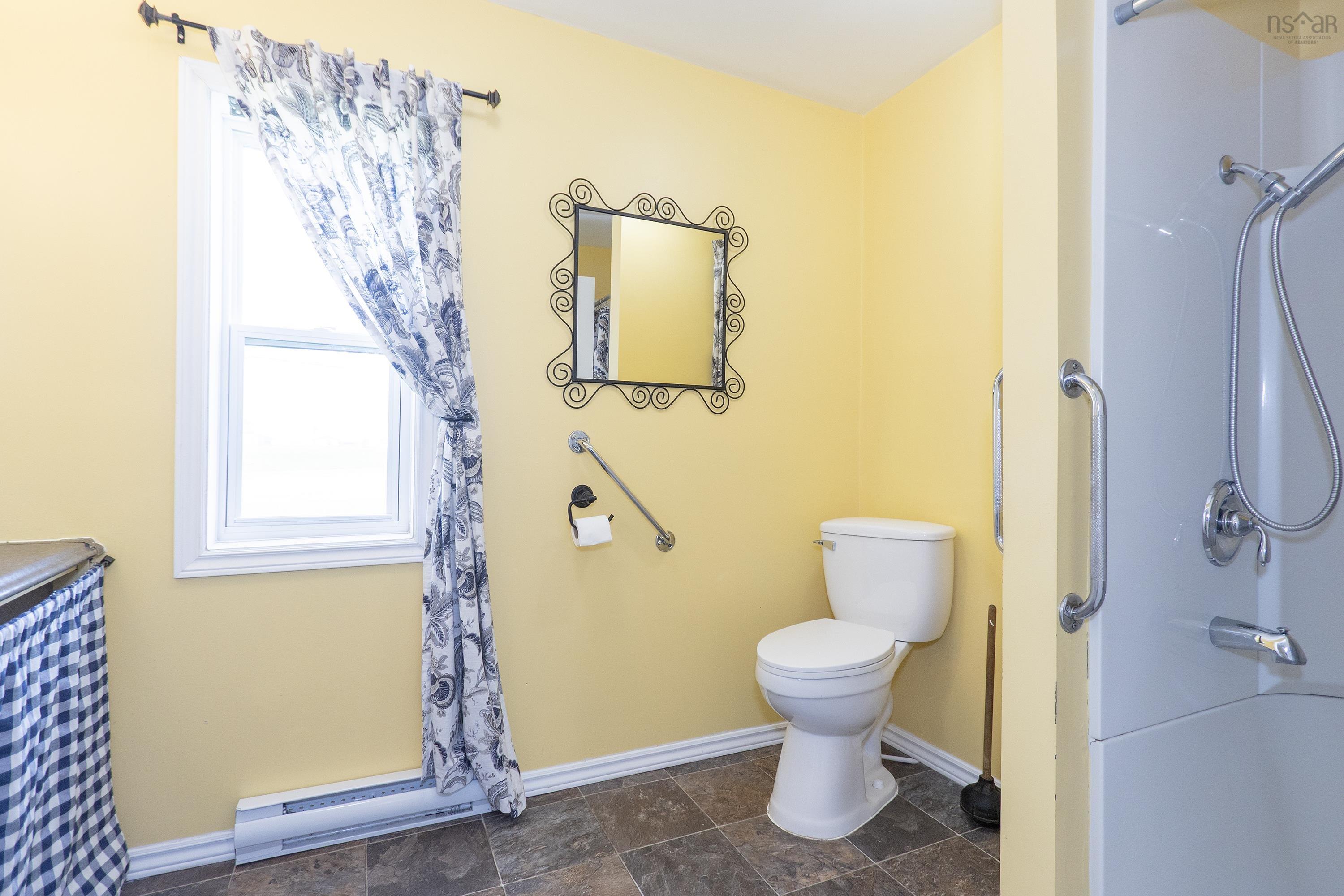 $199,900.00: 72 Lower LaPlanche Street, Amherst