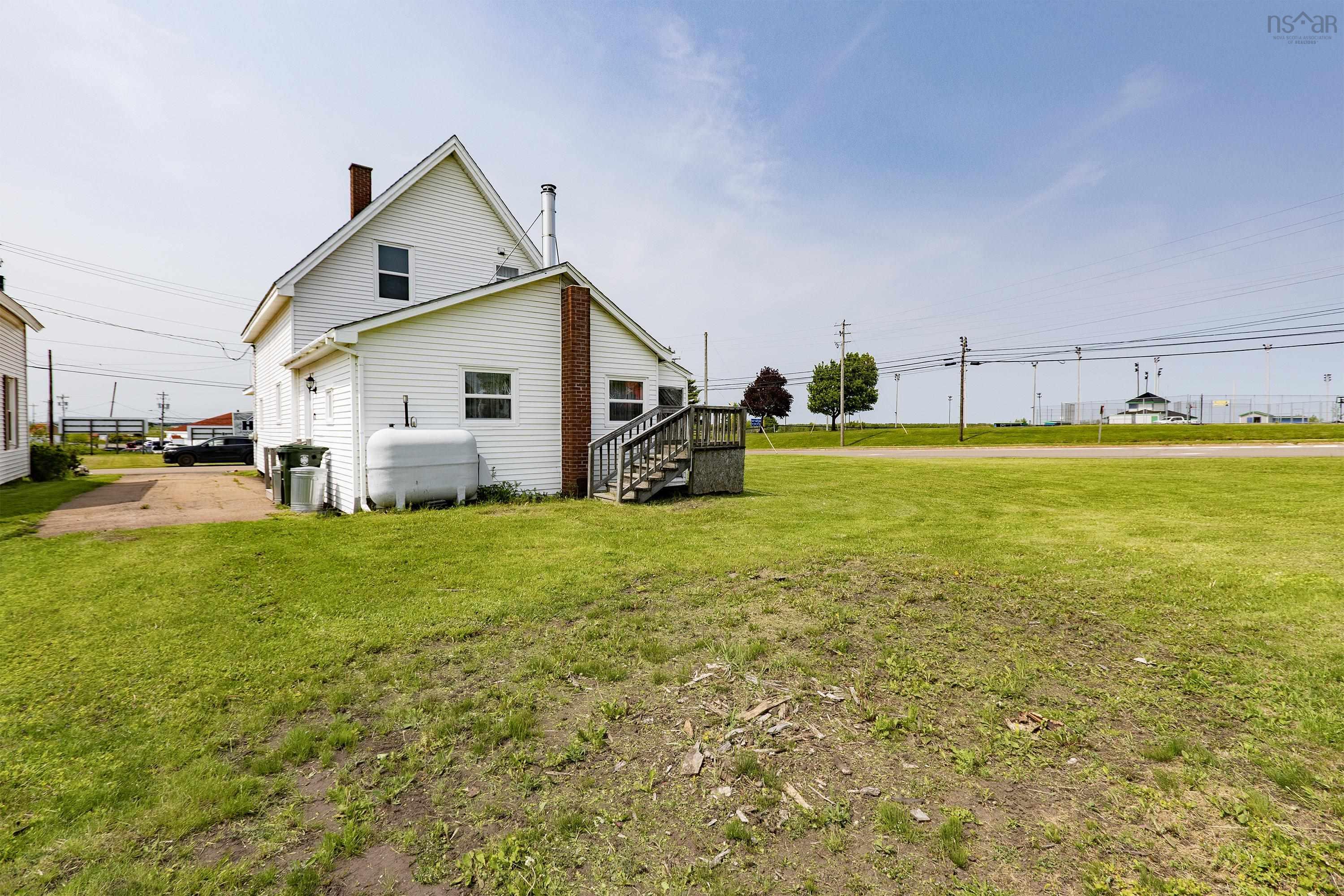 $199,900.00: 72 Lower LaPlanche Street, Amherst