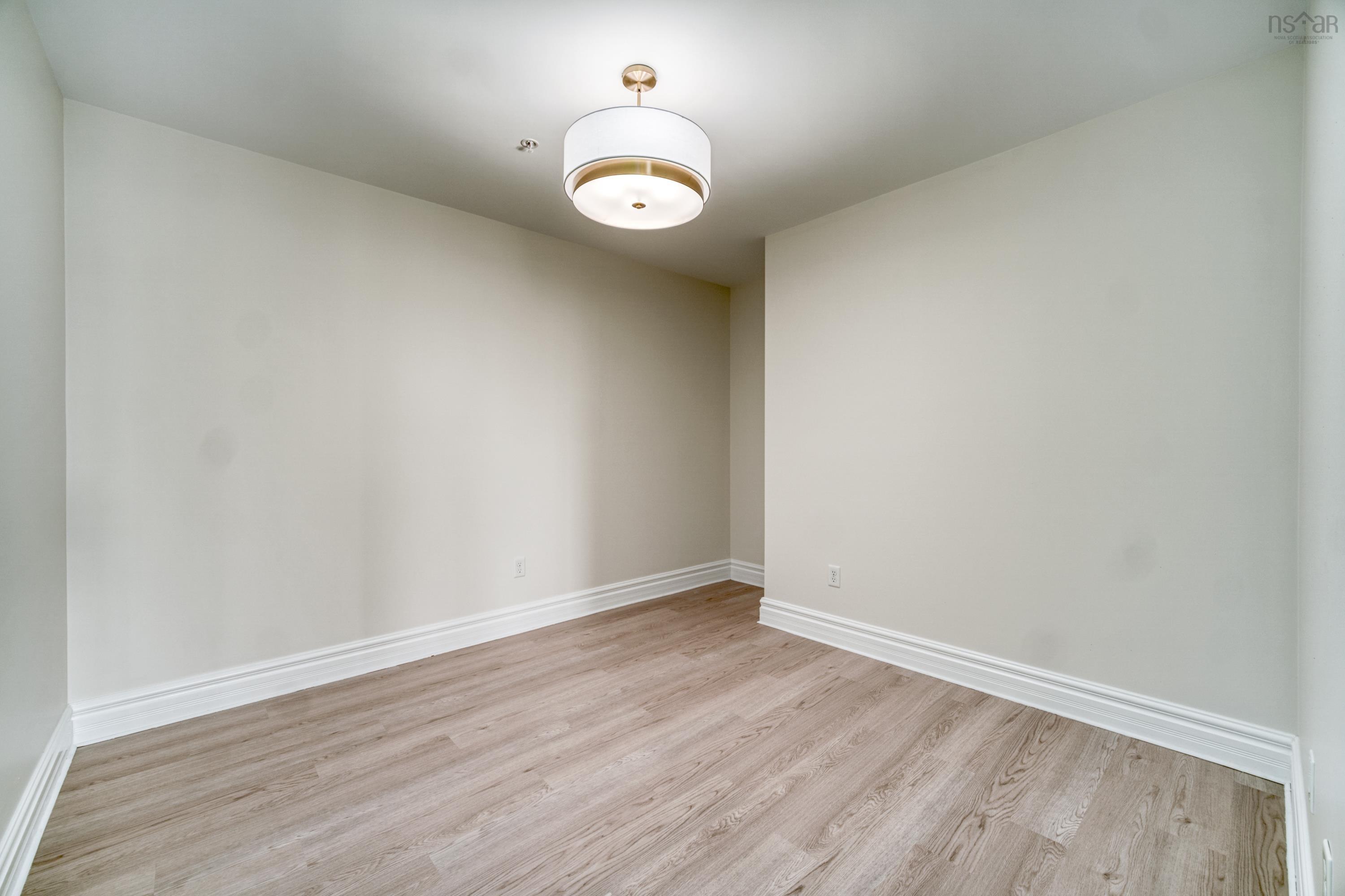 $599,000.00: 207 89 Pebblecreek Crescent, Dartmouth