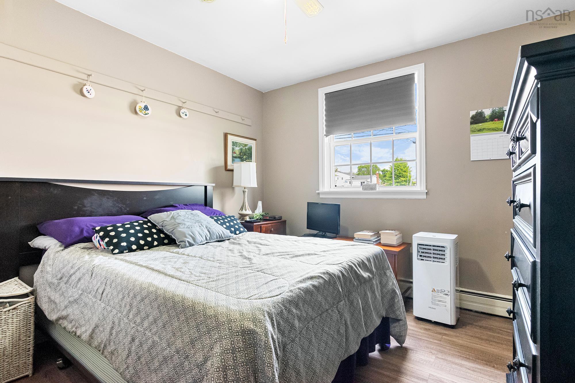 $479,900.00: 892 Portland Street, Dartmouth