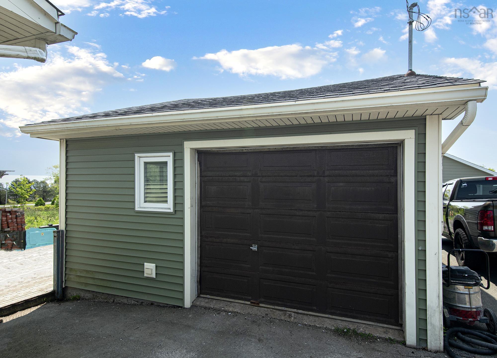 $479,900.00: 892 Portland Street, Dartmouth