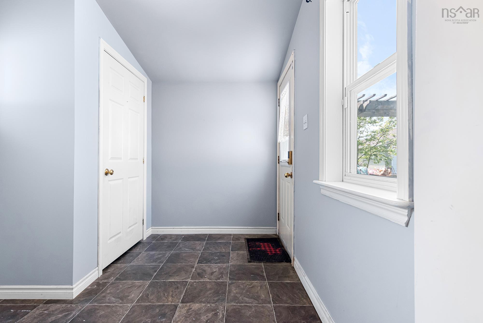 $479,900.00: 892 Portland Street, Dartmouth