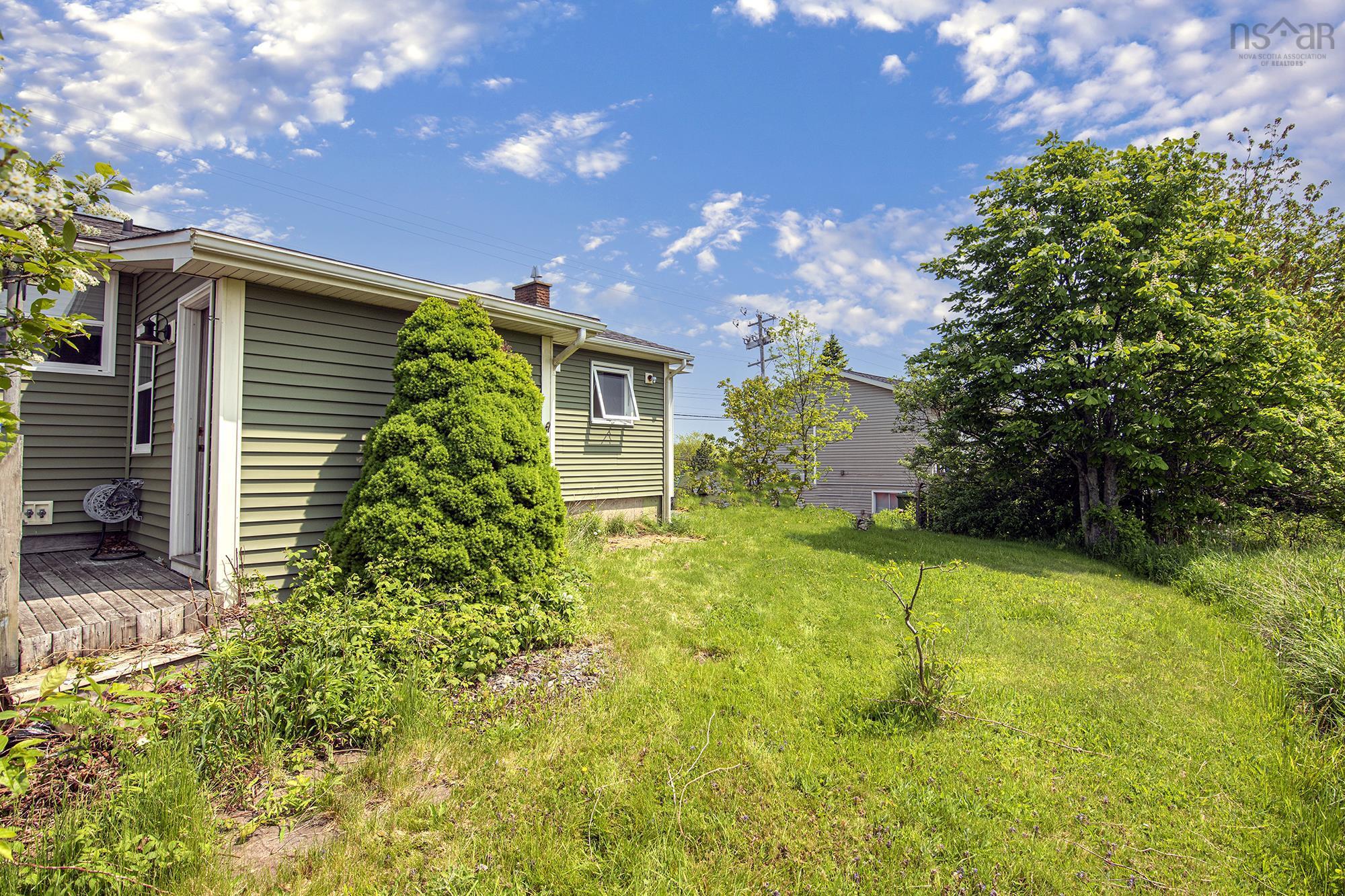 $479,900.00: 892 Portland Street, Dartmouth