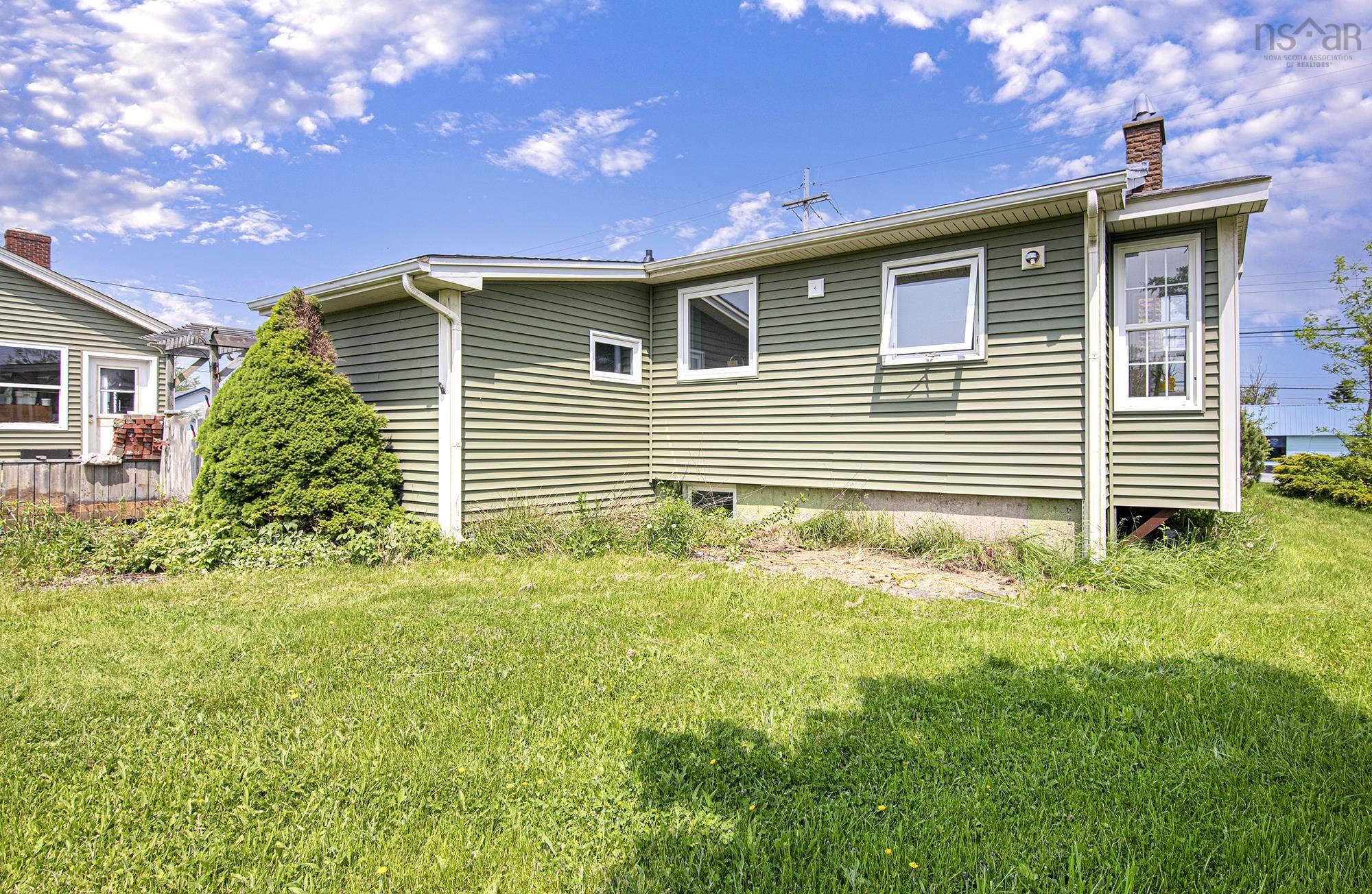$479,900.00: 892 Portland Street, Dartmouth
