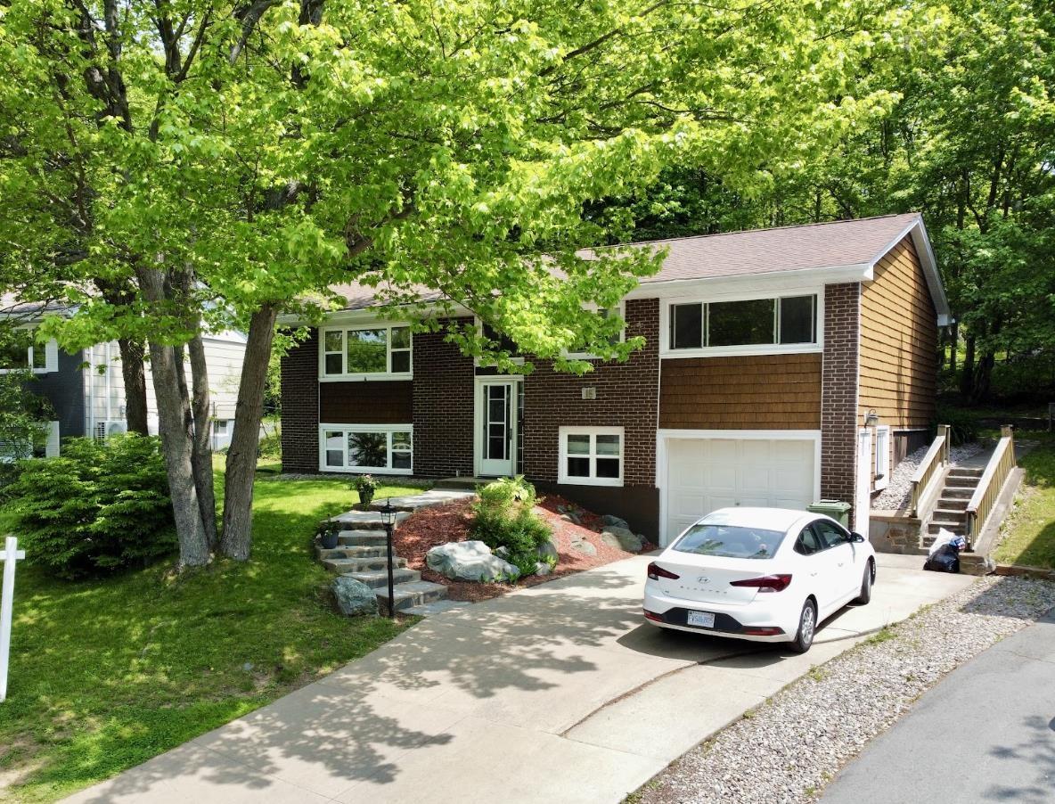 $500,000.00: 18 Landrace Crescent, Dartmouth