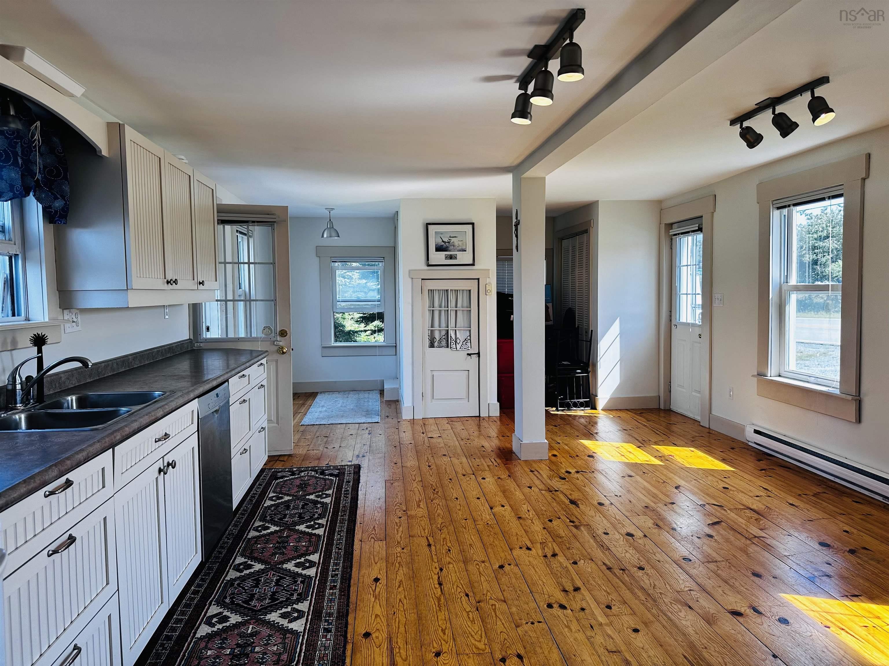 $499,999.00: 1663 Highway 3, East Pubnico