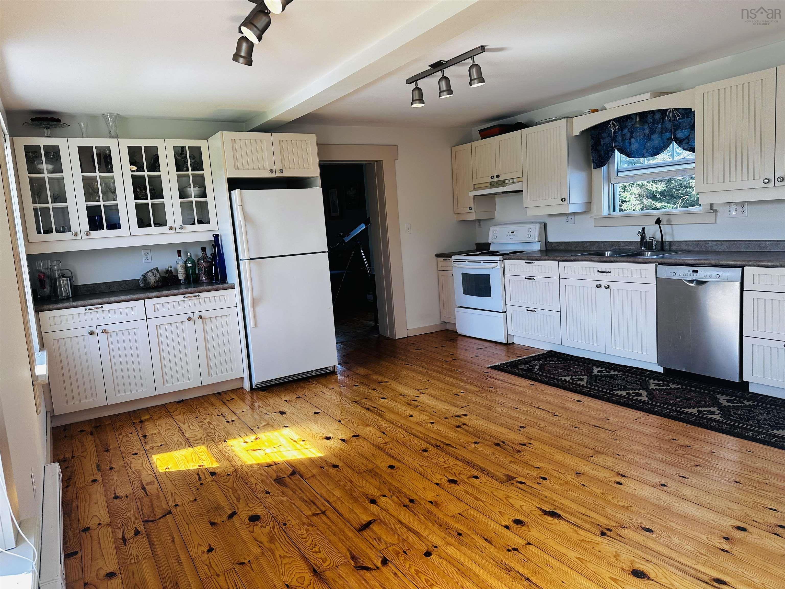 $499,999.00: 1663 Highway 3, East Pubnico
