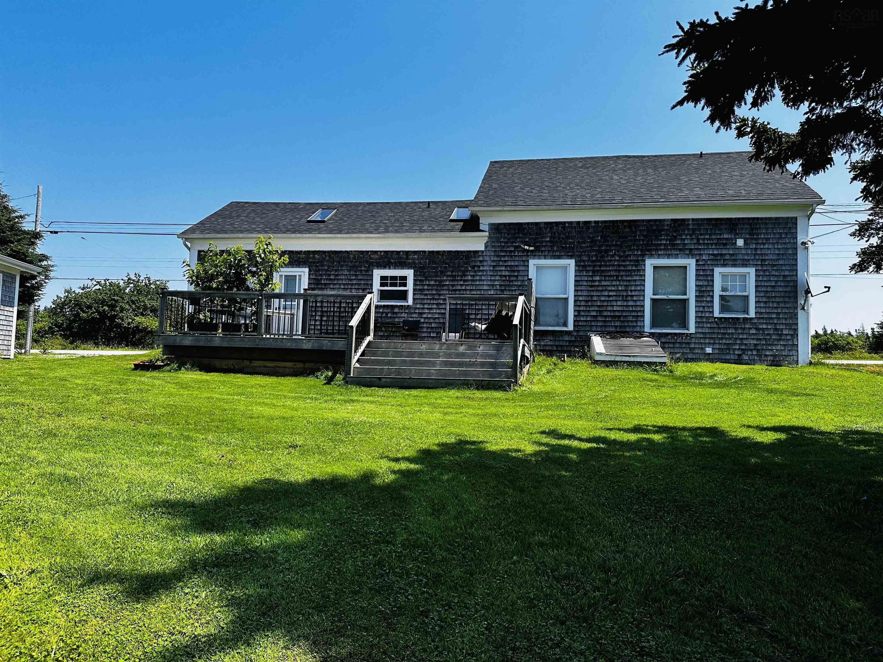 $499,999.00: 1663 Highway 3, East Pubnico