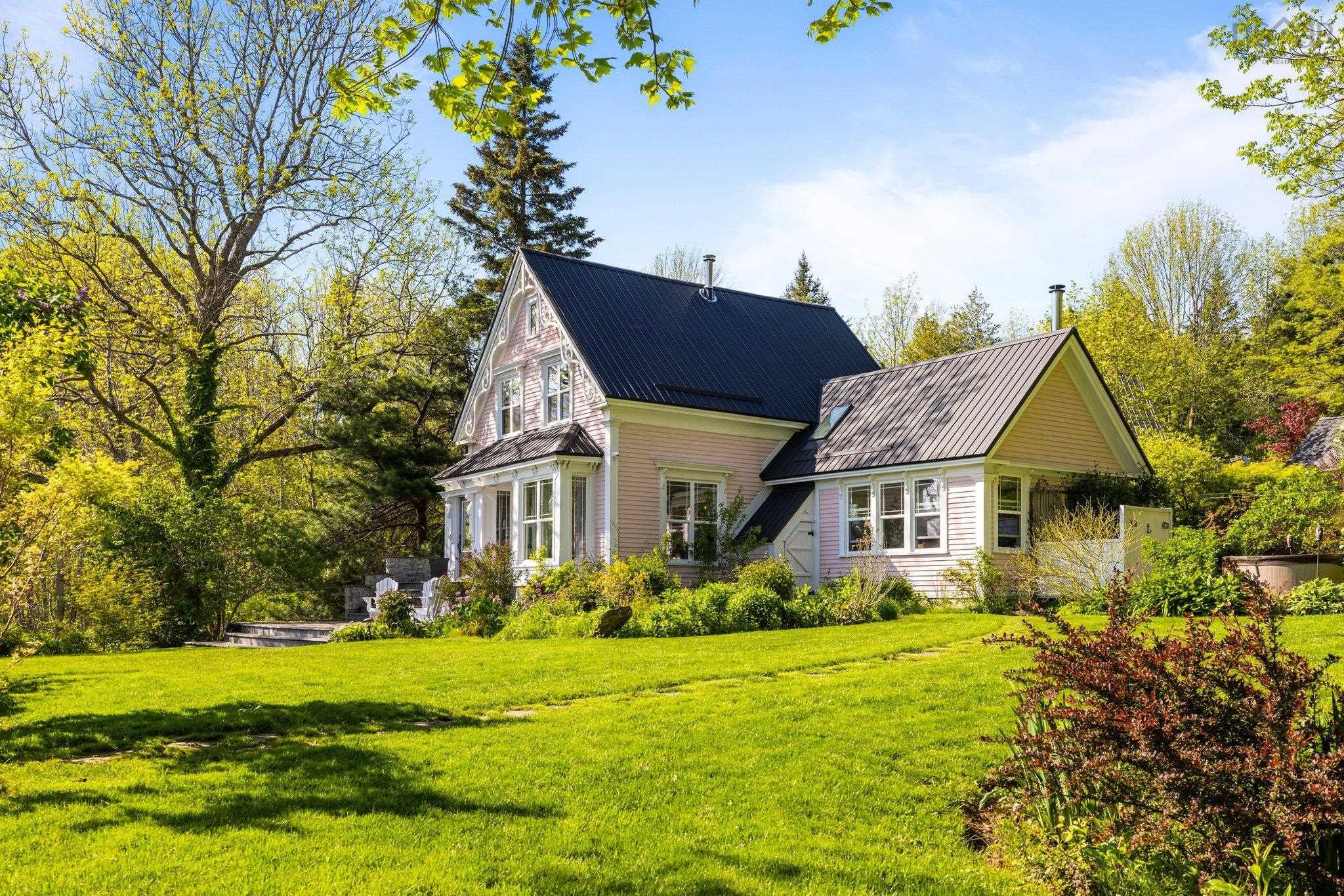 $1,199,000.00: 20 Wilkies Cove Road, Middle Lahave