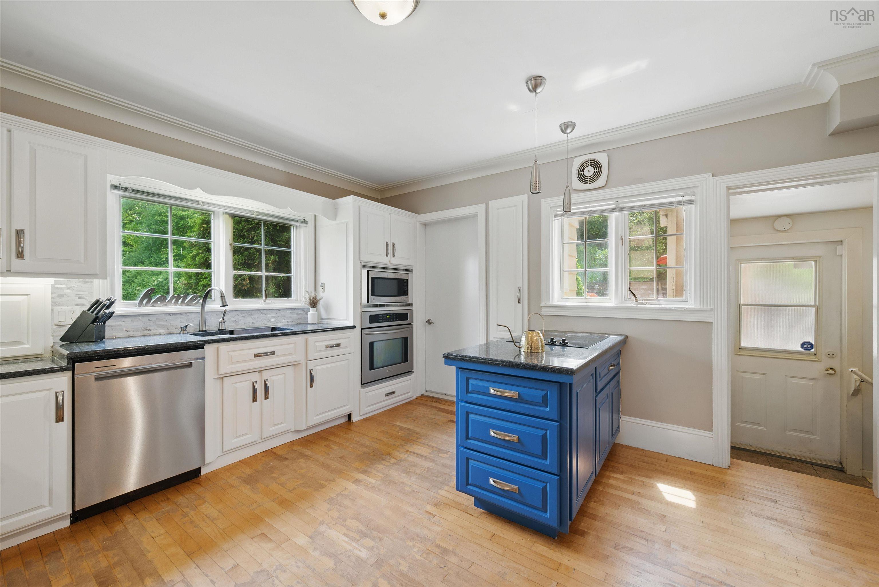 $649,900.00: 496 Albert Street, Windsor