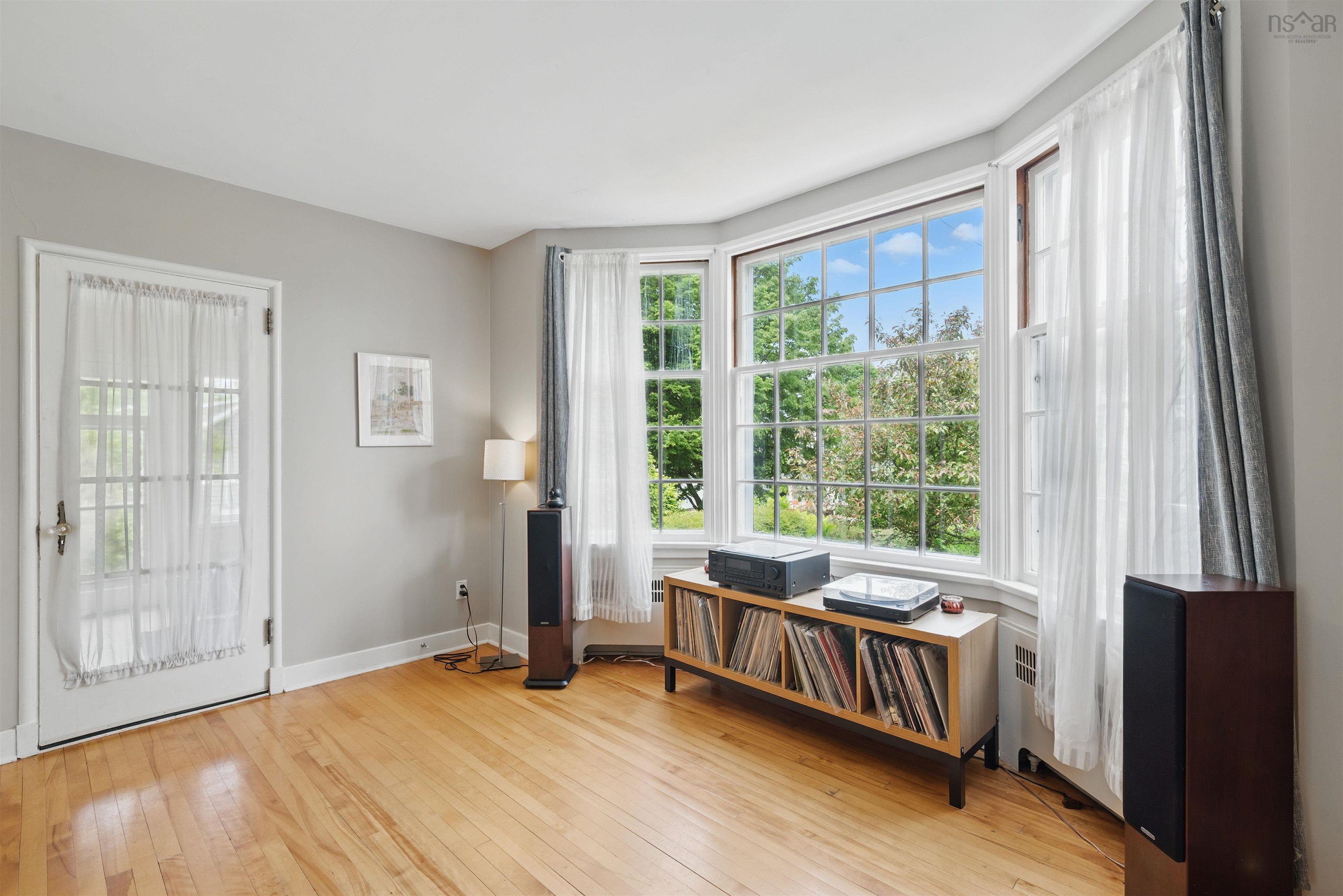 $649,900.00: 496 Albert Street, Windsor