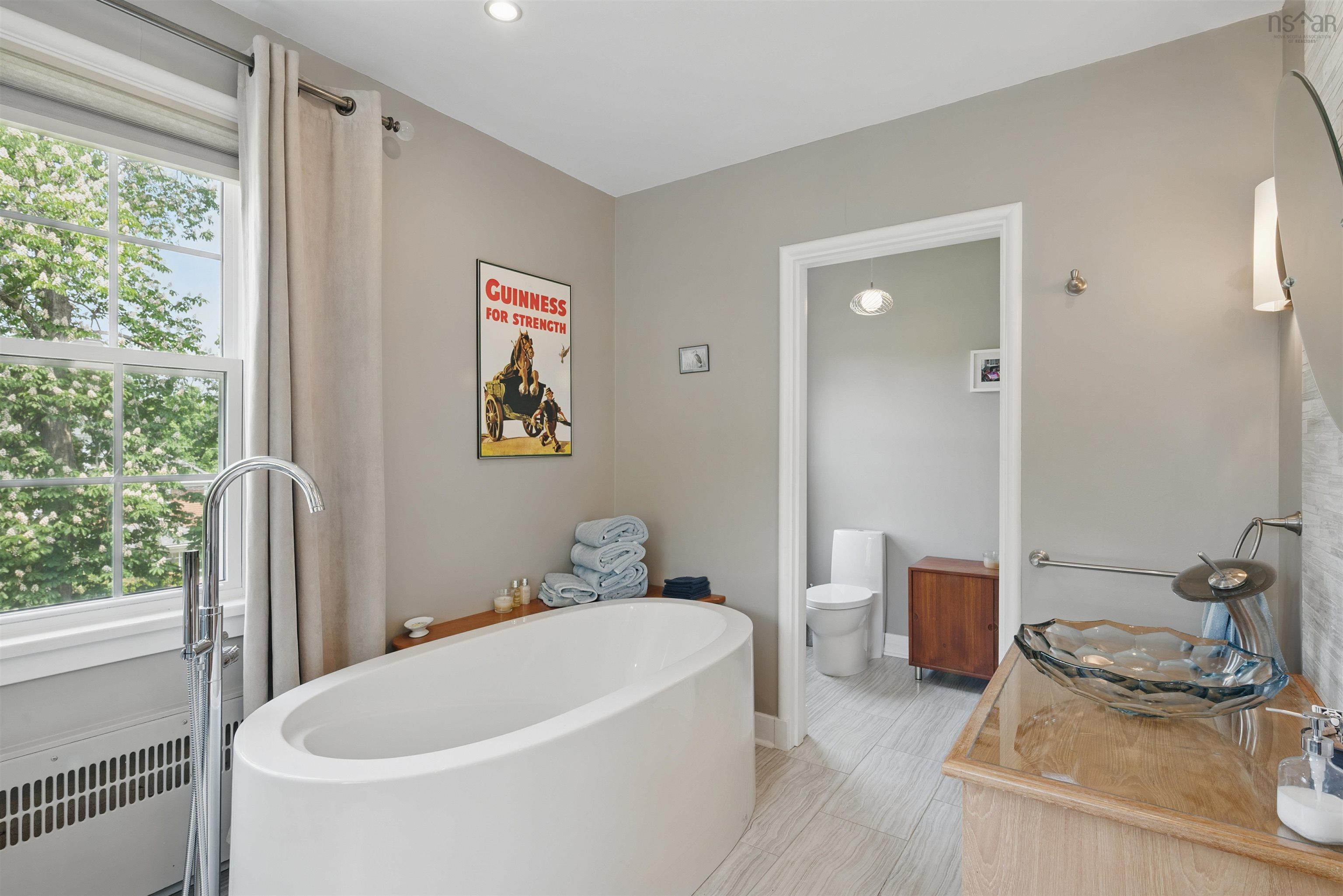 $649,900.00: 496 Albert Street, Windsor