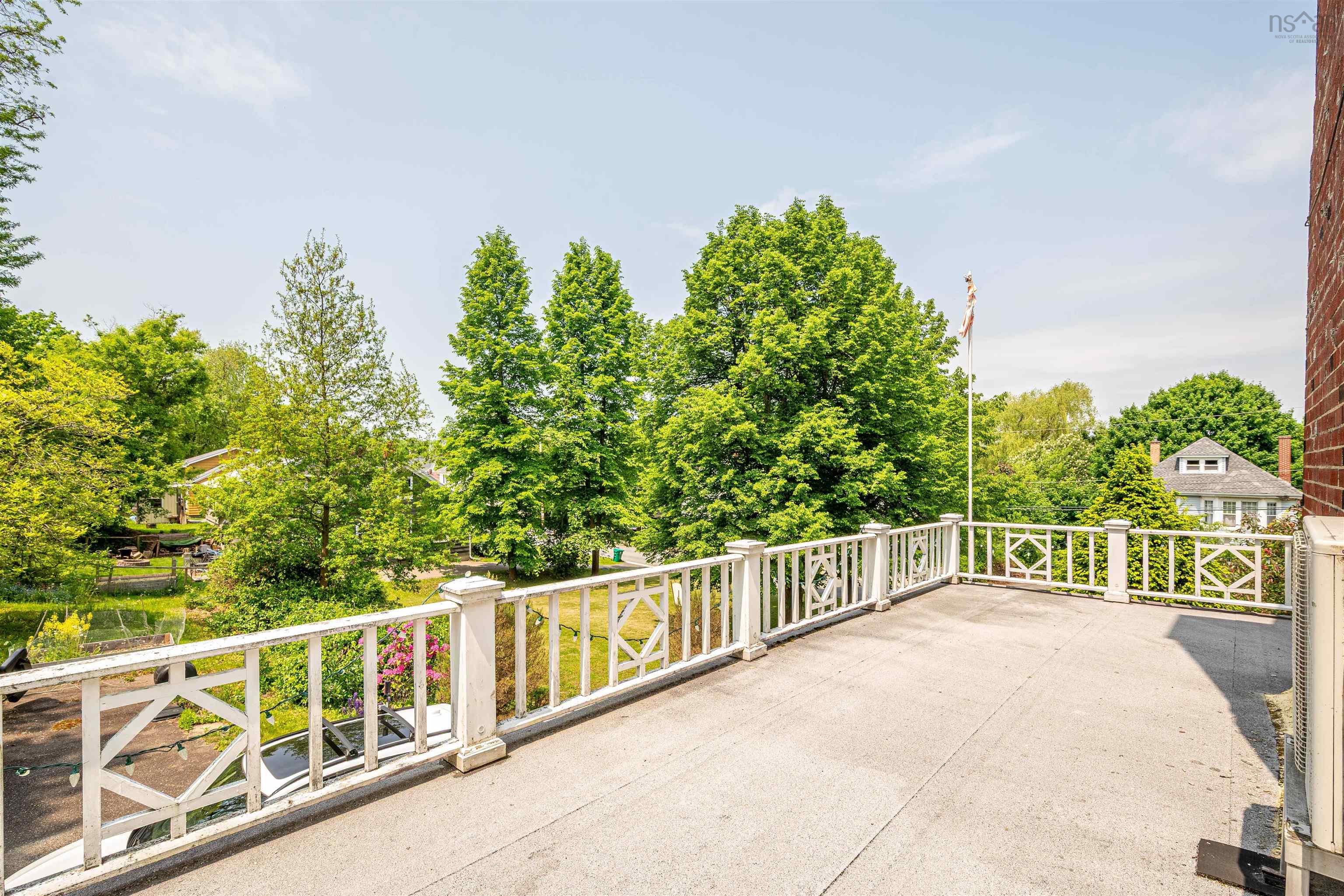 $649,900.00: 496 Albert Street, Windsor