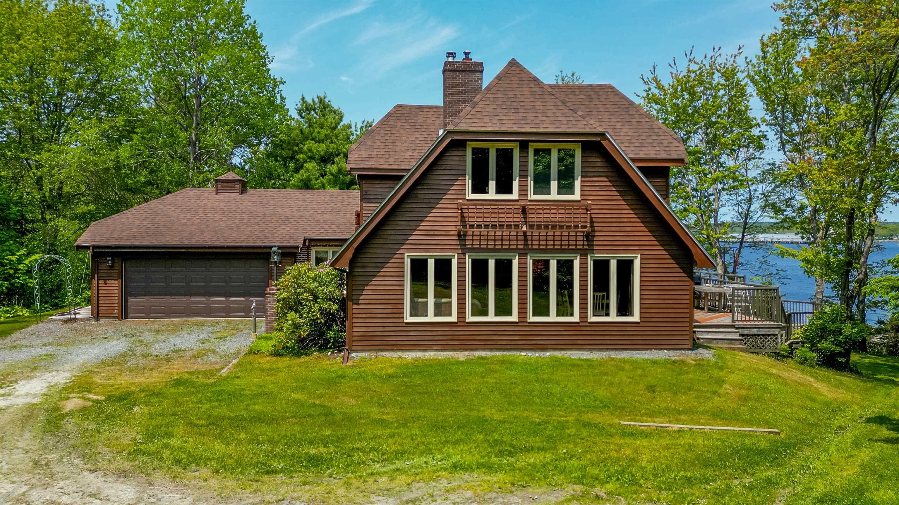 $829,000.00: 65 Shore Road, Mount Pleasant