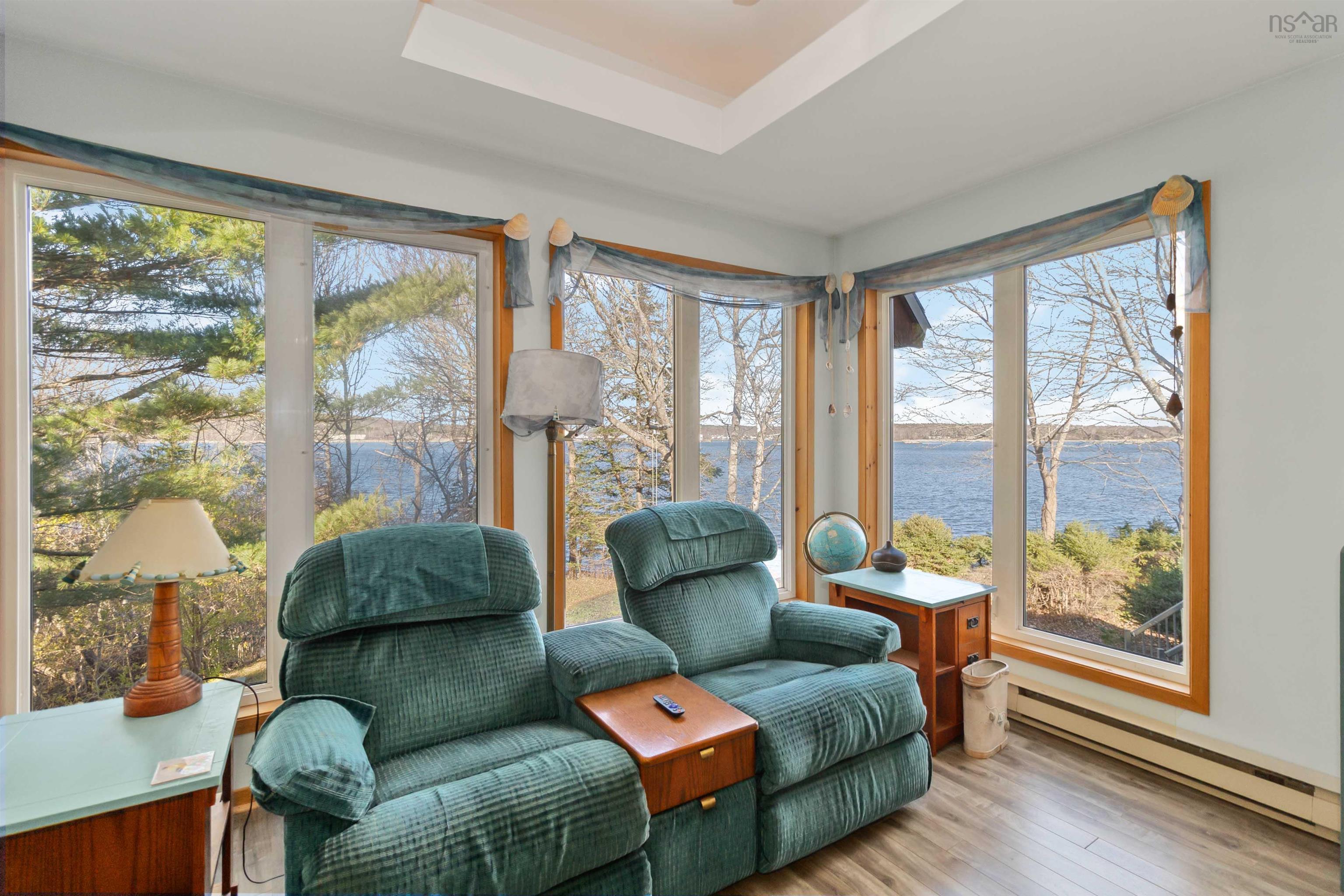 $829,000.00: 65 Shore Road, Mount Pleasant