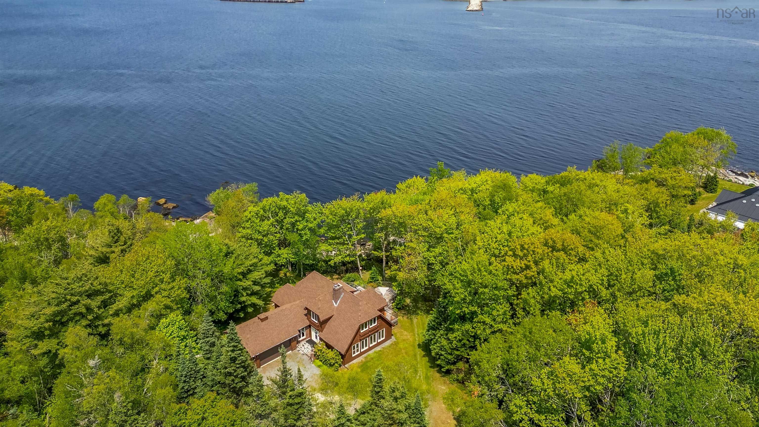 $829,000.00: 65 Shore Road, Mount Pleasant