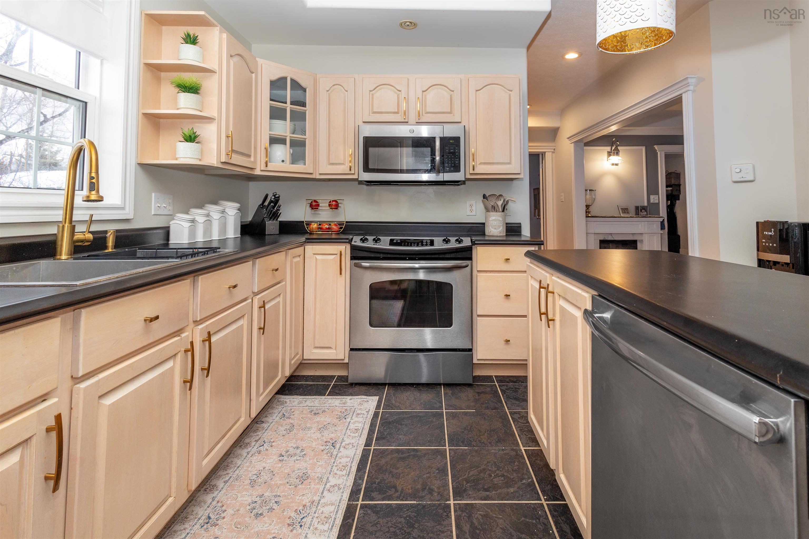 $789,000.00: 7 Delta Drive, Howie Centre