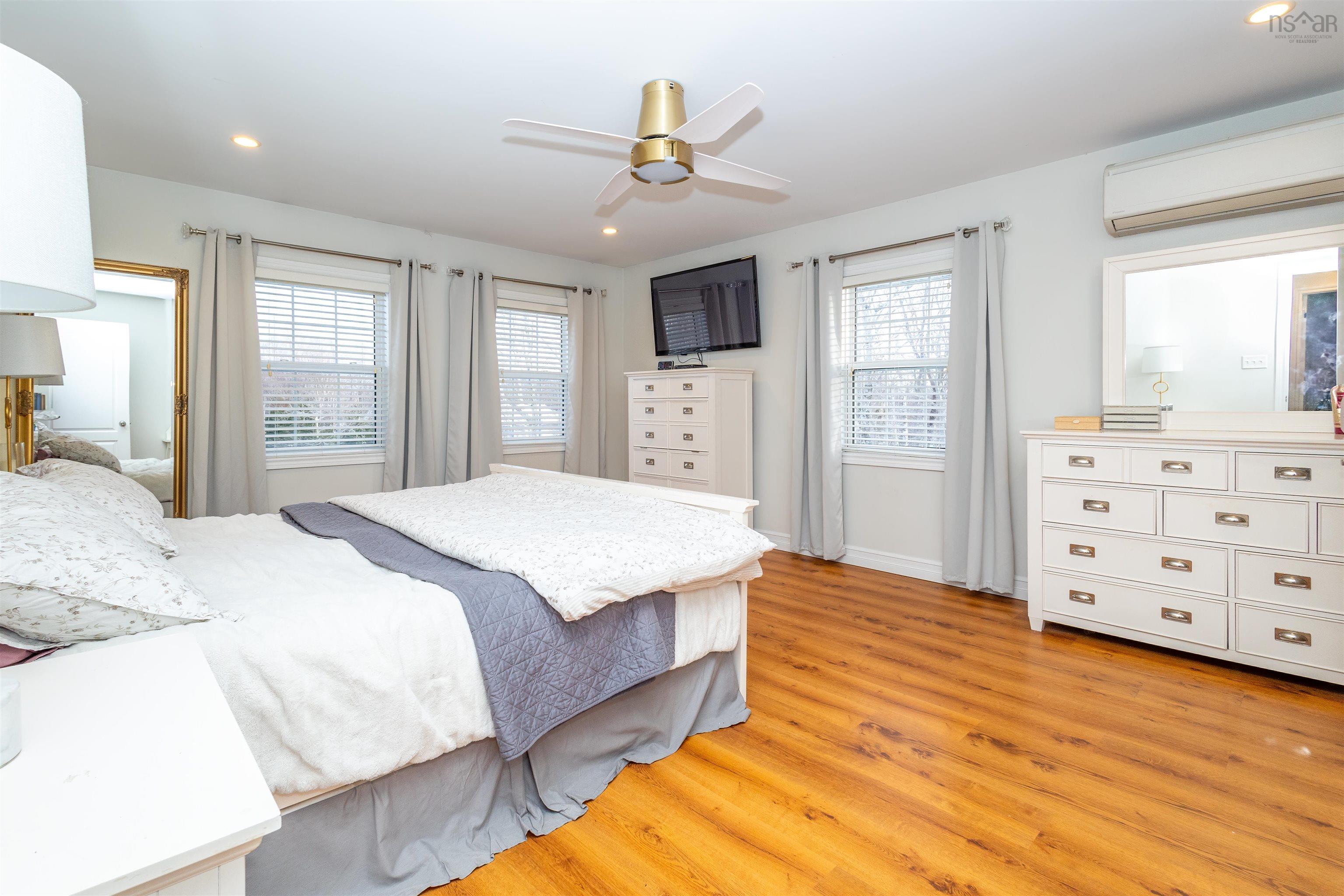 $789,000.00: 7 Delta Drive, Howie Centre