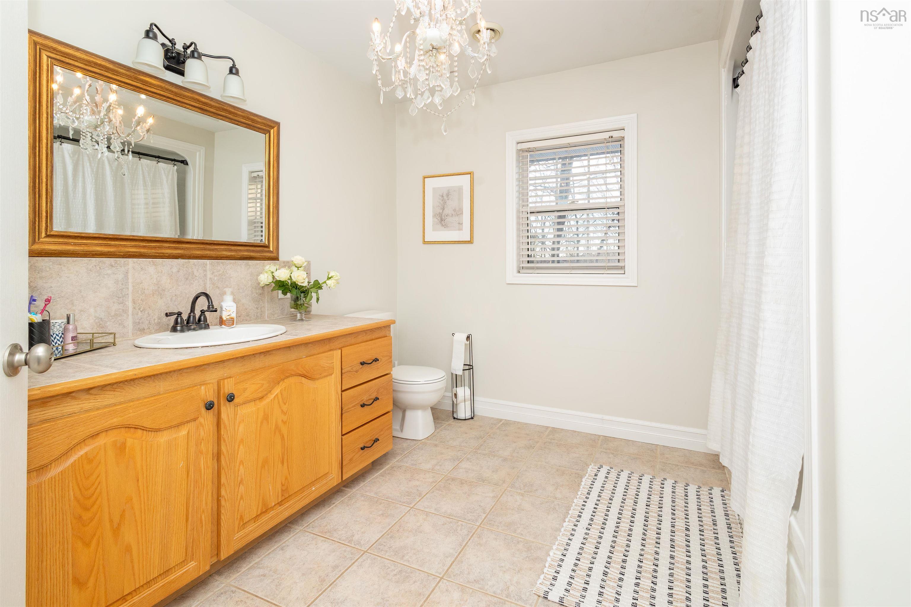 $789,000.00: 7 Delta Drive, Howie Centre