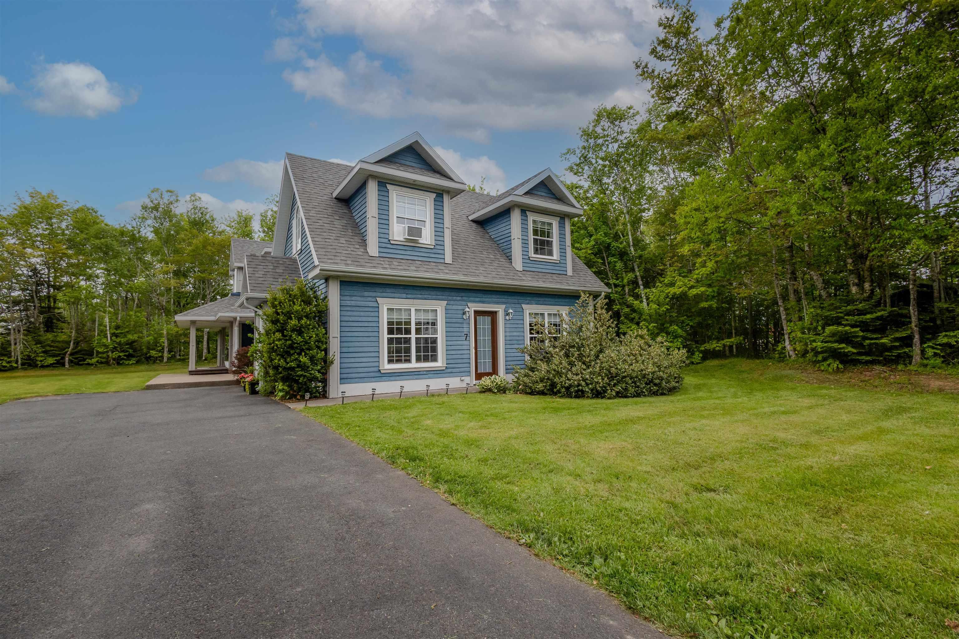 $789,000.00: 7 Delta Drive, Howie Centre