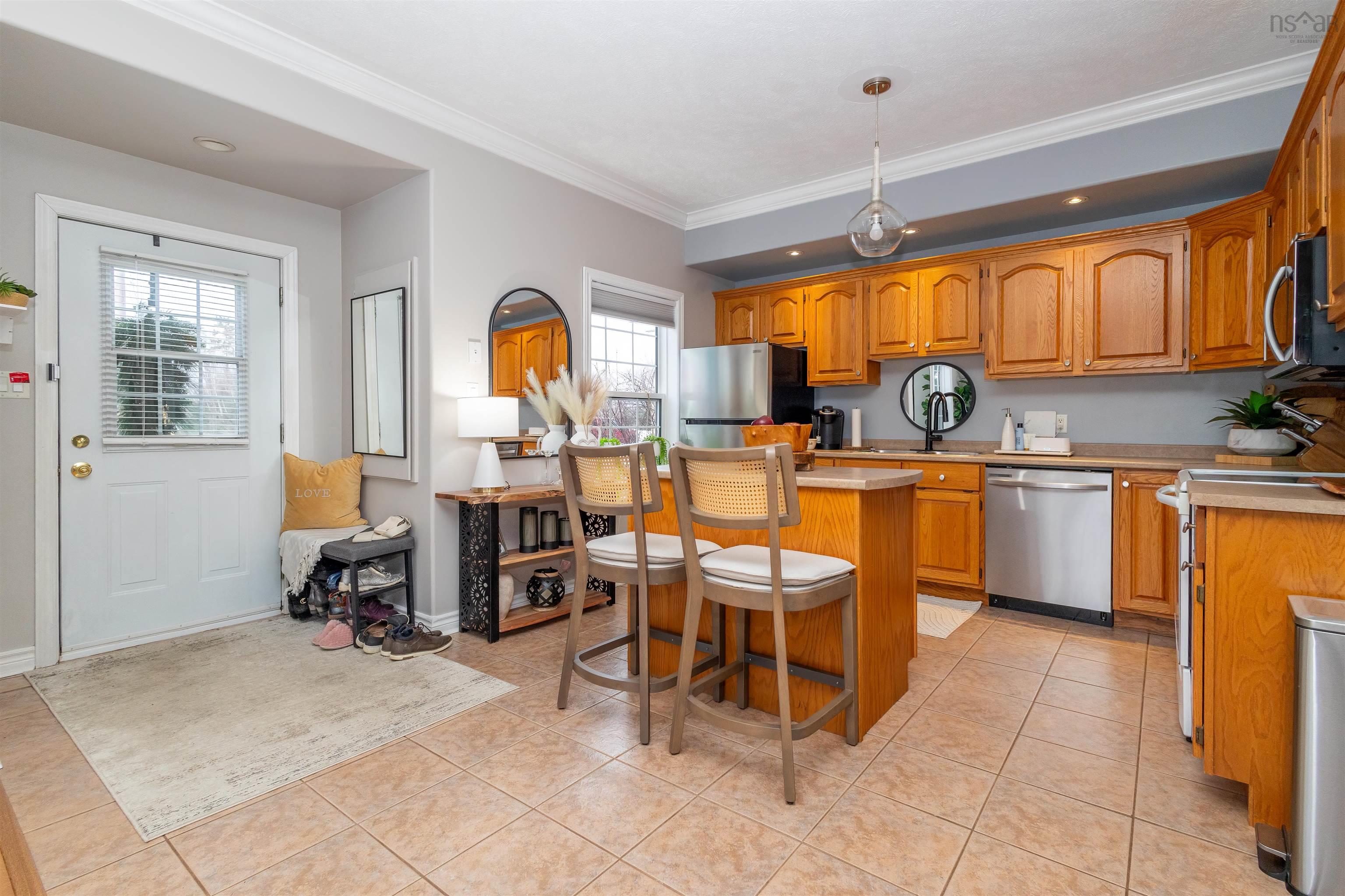 $789,000.00: 7 Delta Drive, Howie Centre
