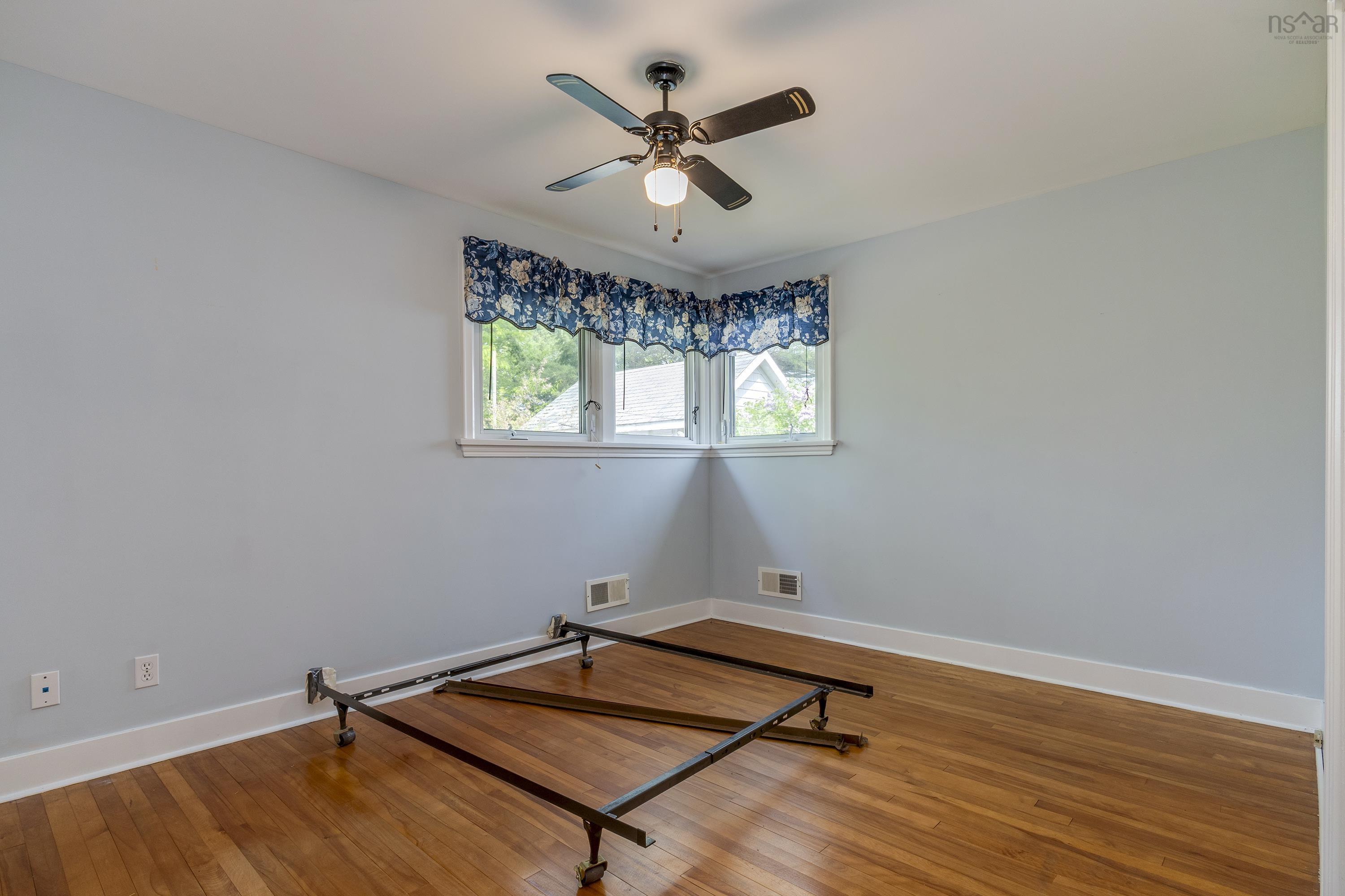 $390,000.00: 17 Penhorn Drive, Dartmouth