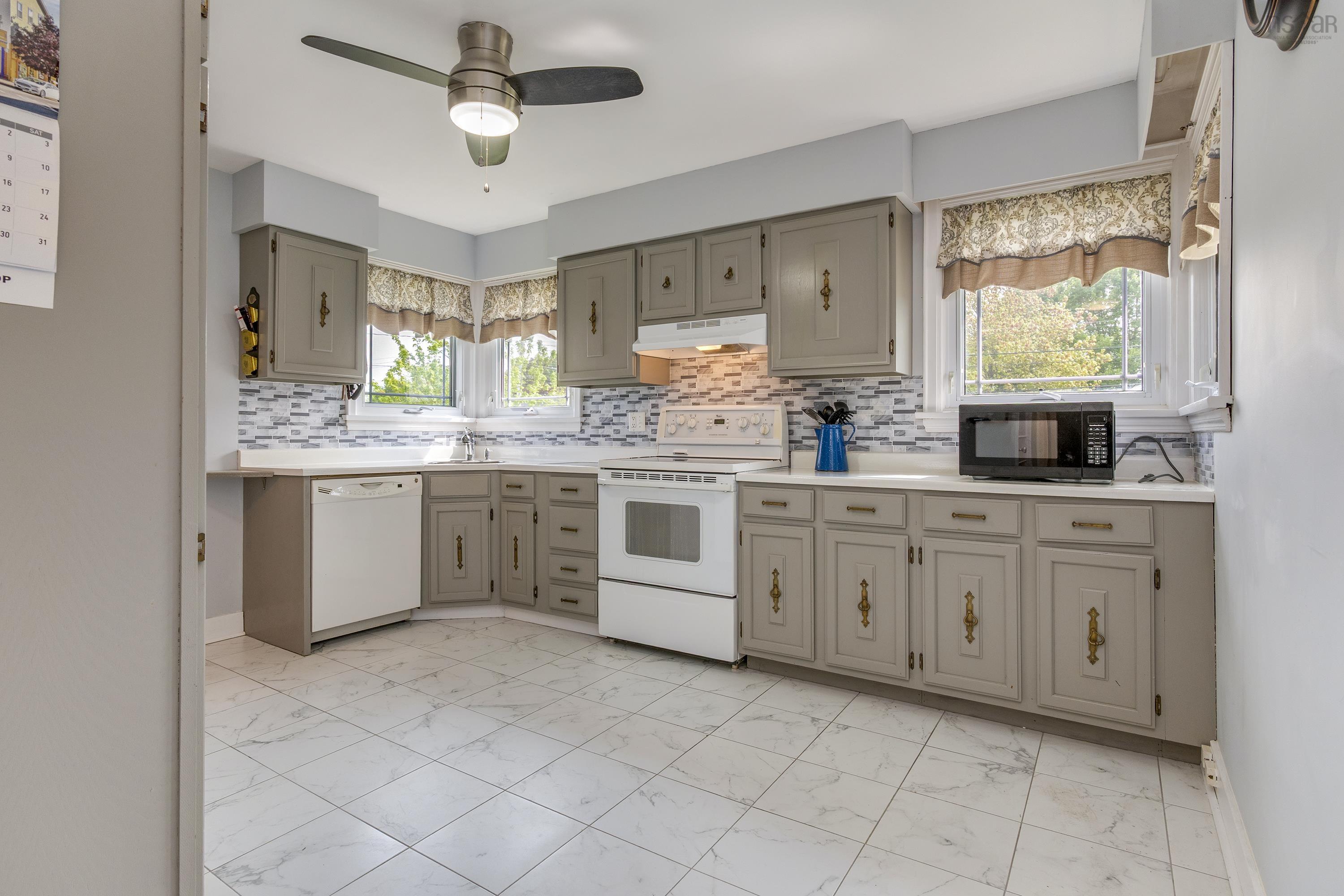 $390,000.00: 17 Penhorn Drive, Dartmouth