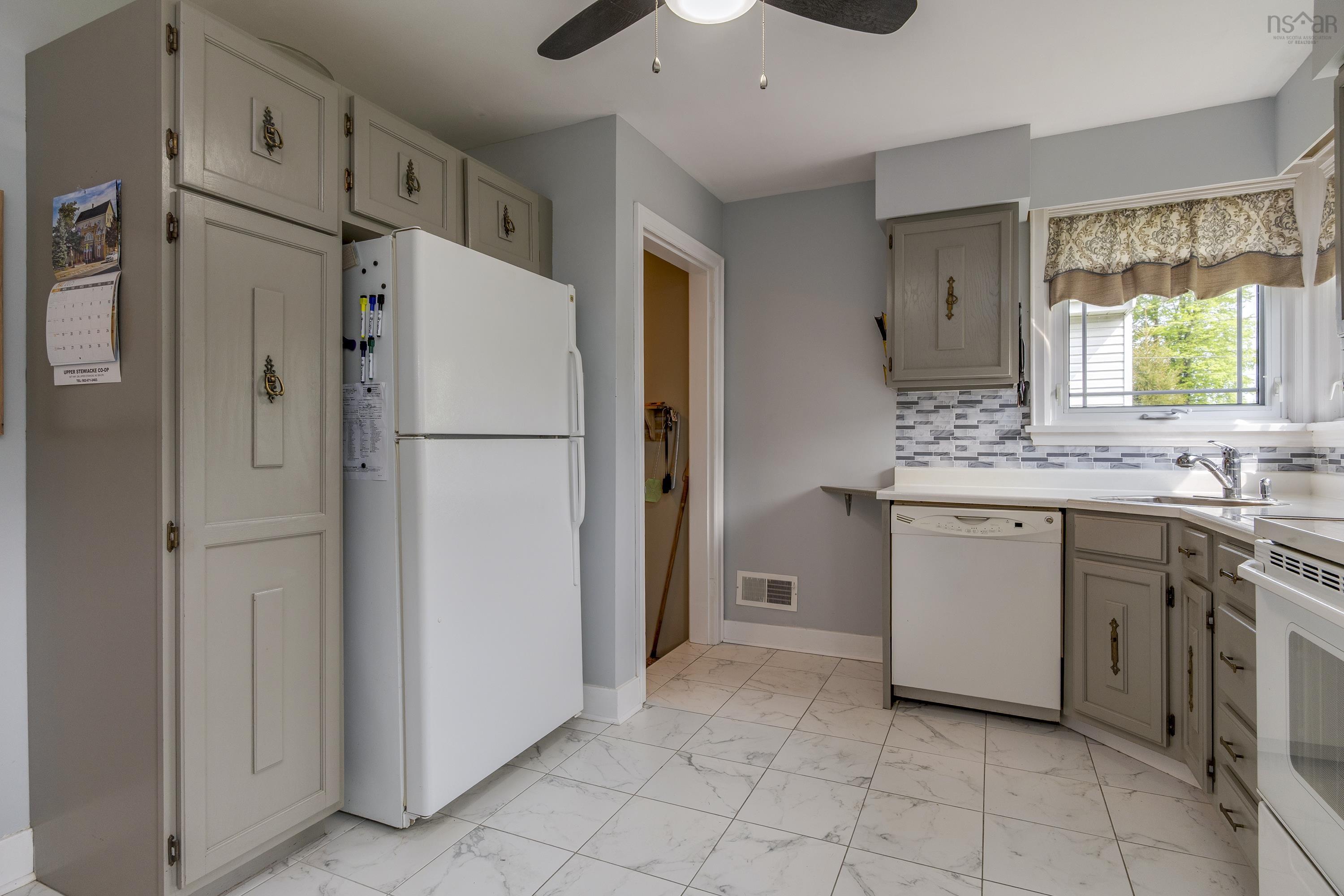 $390,000.00: 17 Penhorn Drive, Dartmouth
