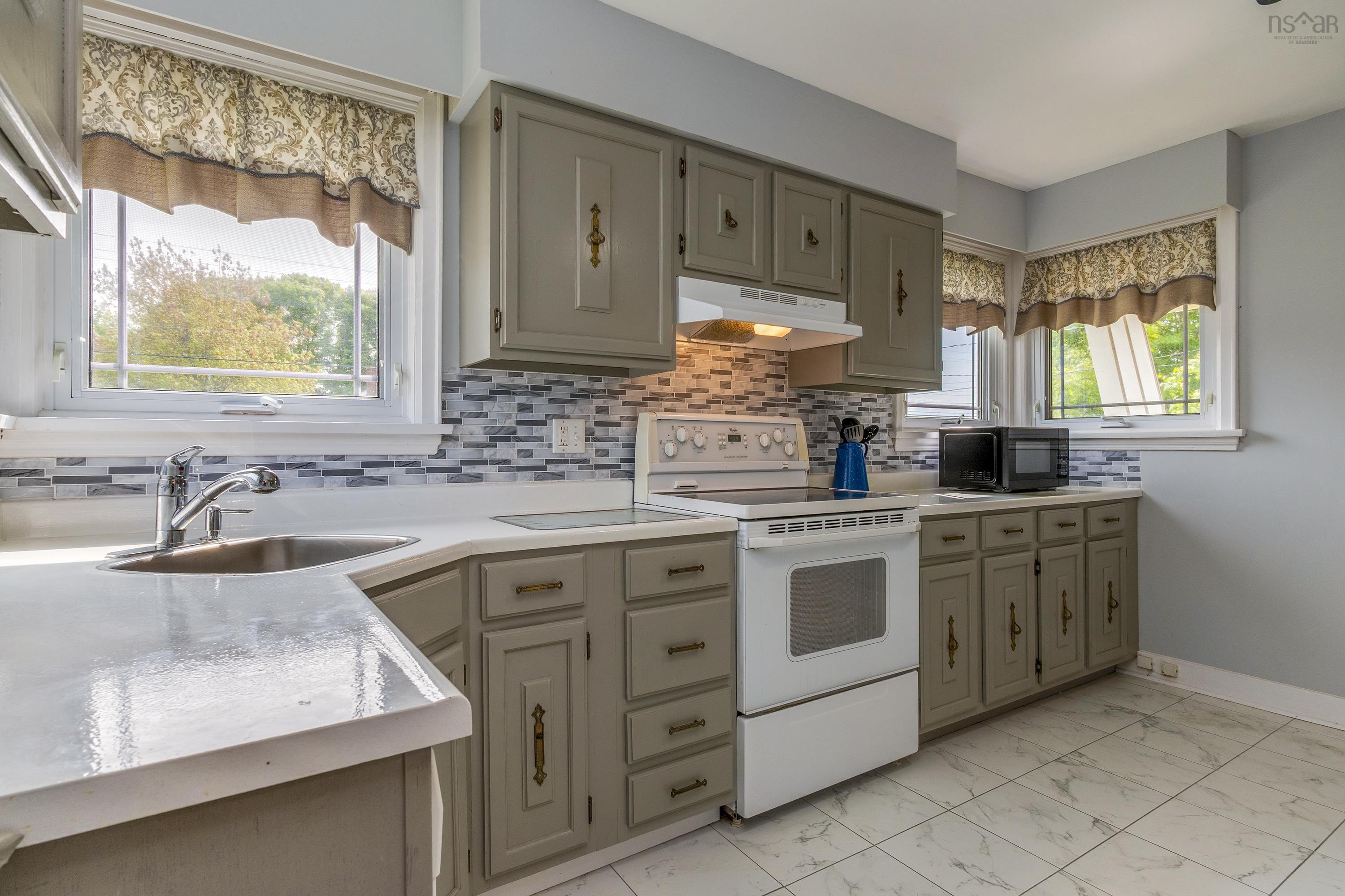 $390,000.00: 17 Penhorn Drive, Dartmouth
