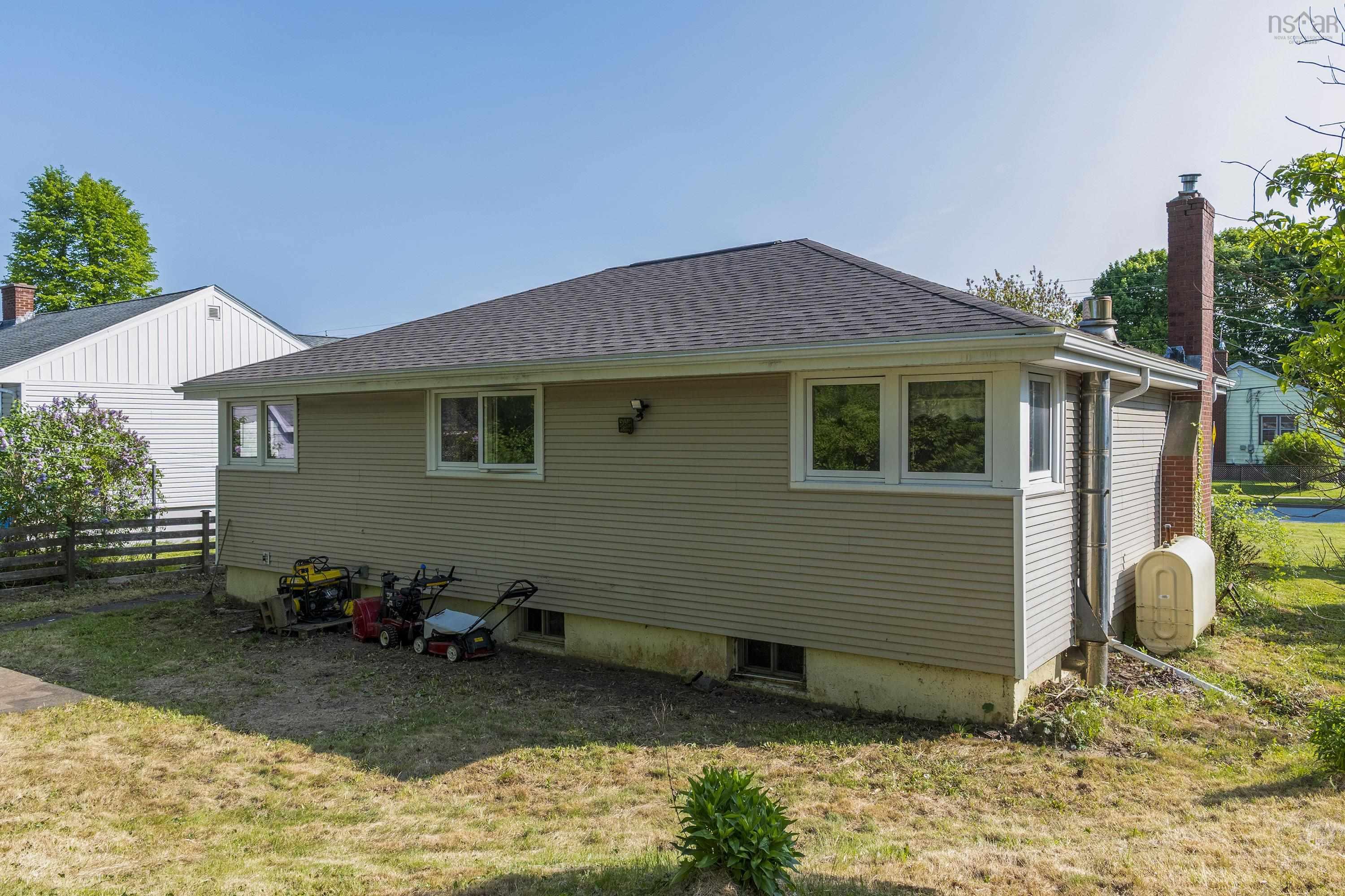 $390,000.00: 17 Penhorn Drive, Dartmouth