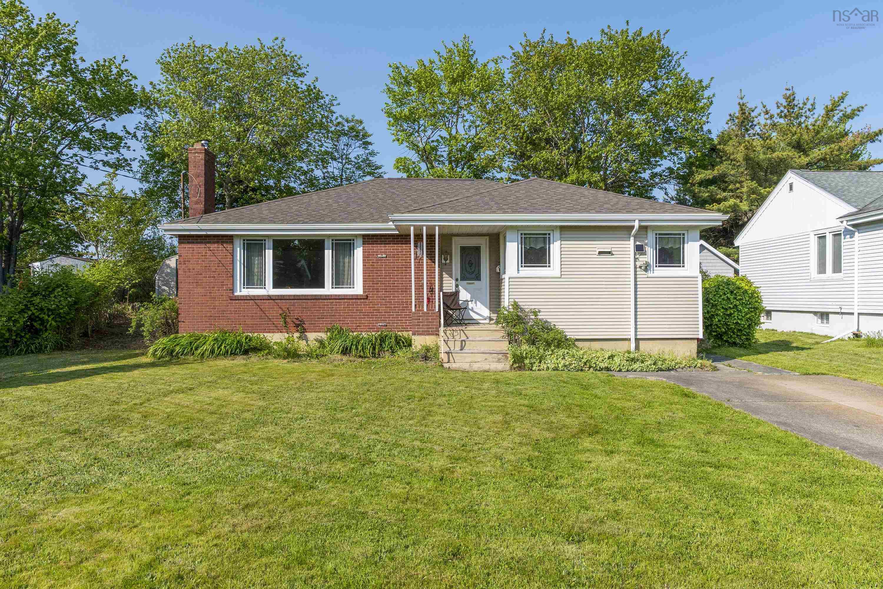 $390,000.00: 17 Penhorn Drive, Dartmouth