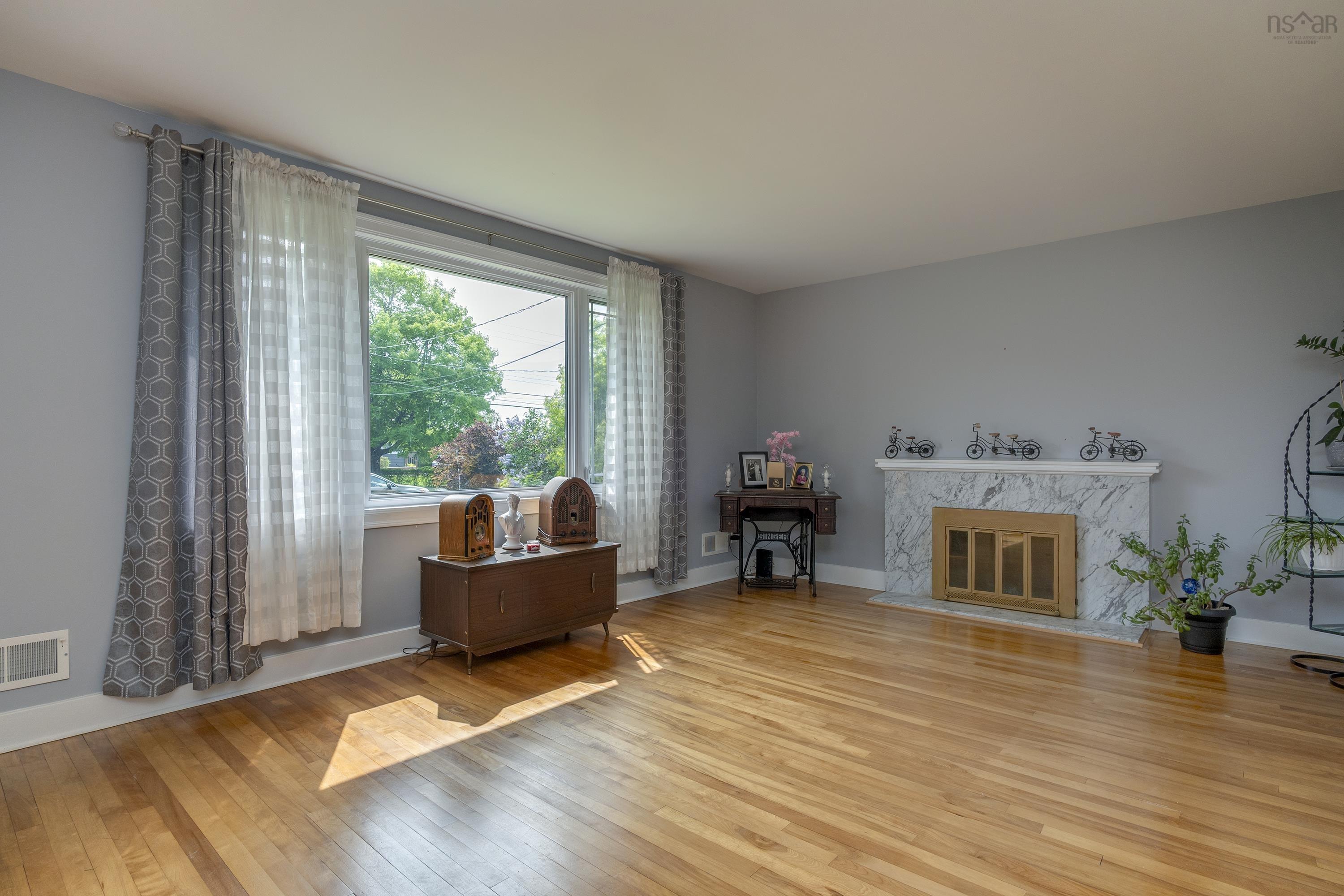 $390,000.00: 17 Penhorn Drive, Dartmouth