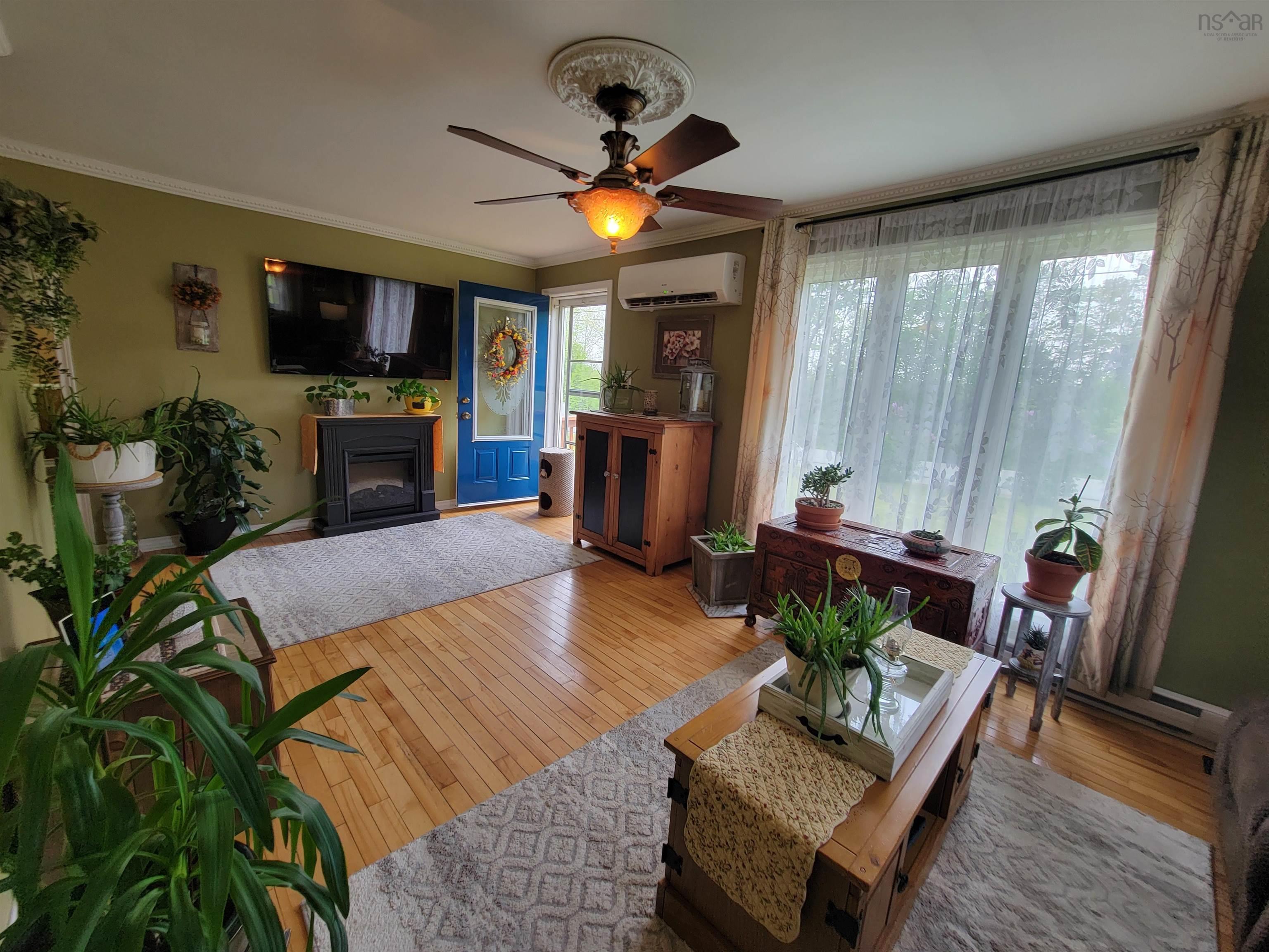 $299,900.00: 3518 Grand Mira North Road, Sandfield