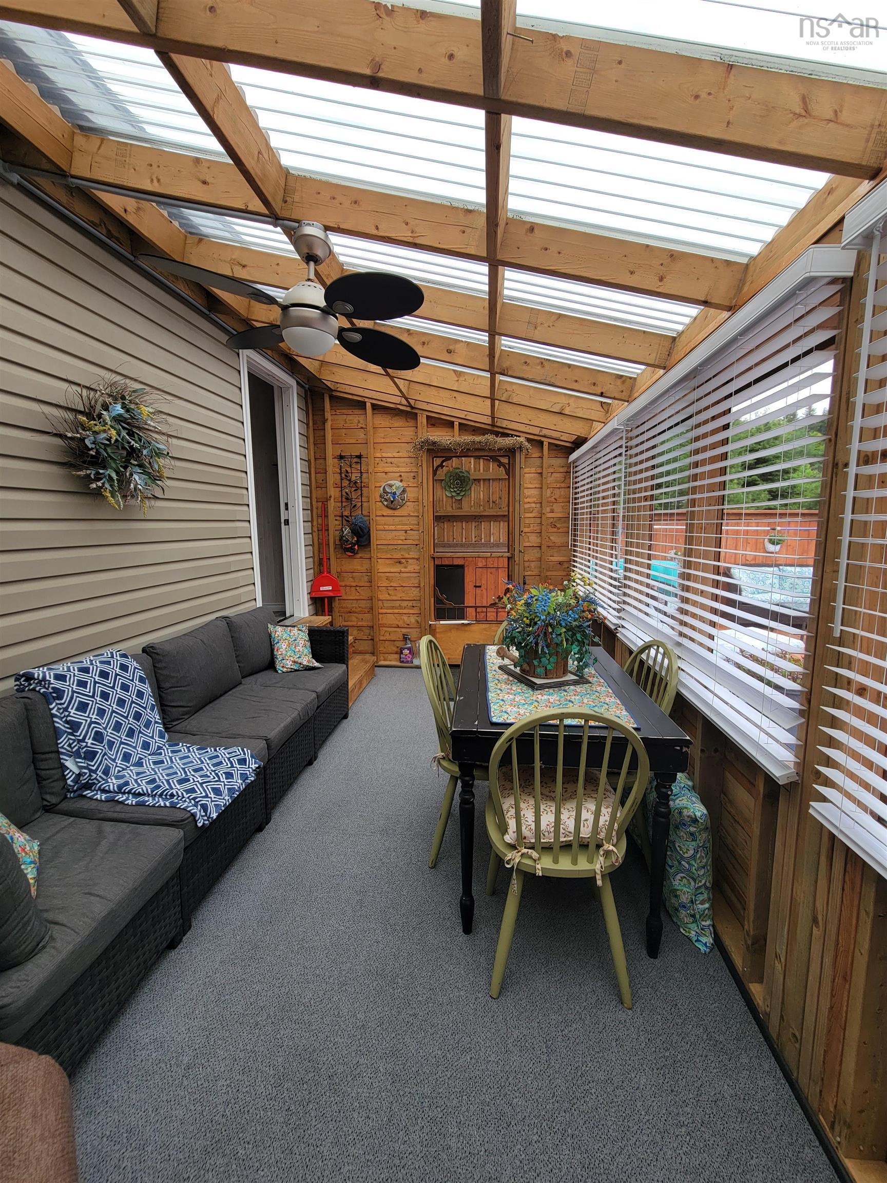 $299,900.00: 3518 Grand Mira North Road, Sandfield