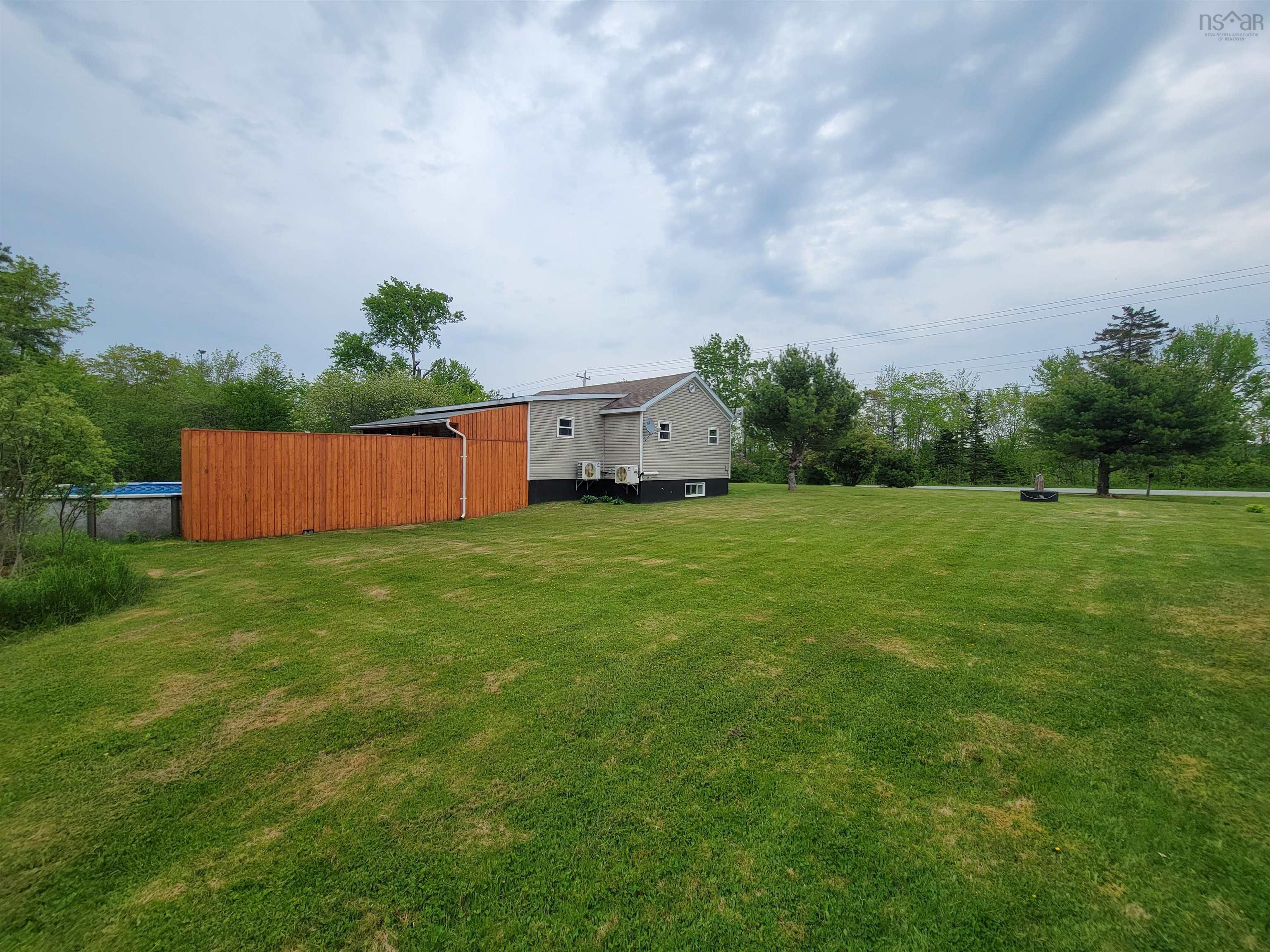 $299,900.00: 3518 Grand Mira North Road, Sandfield