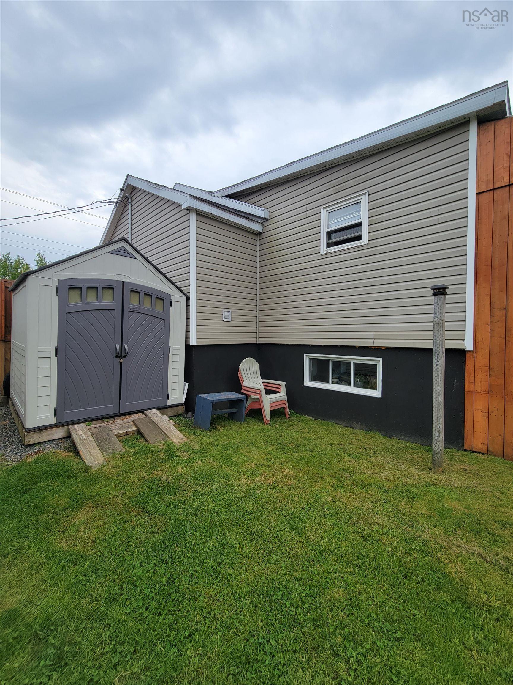 $299,900.00: 3518 Grand Mira North Road, Sandfield