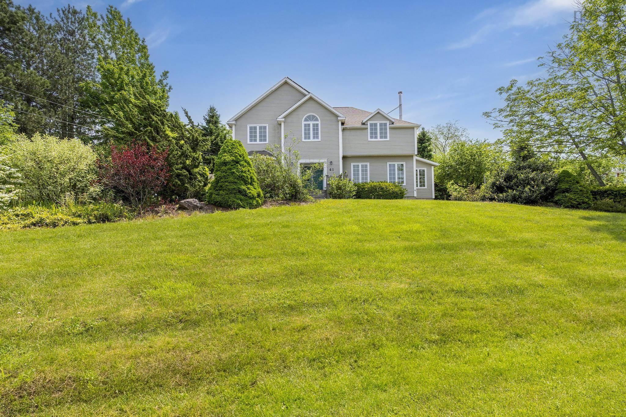 $700,000.00: 41 Fowler Street, Wolfville