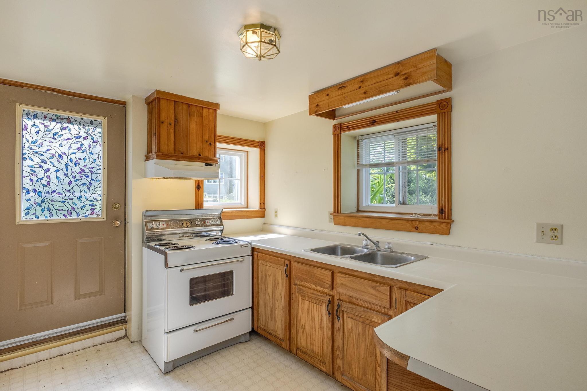 $700,000.00: 41 Fowler Street, Wolfville