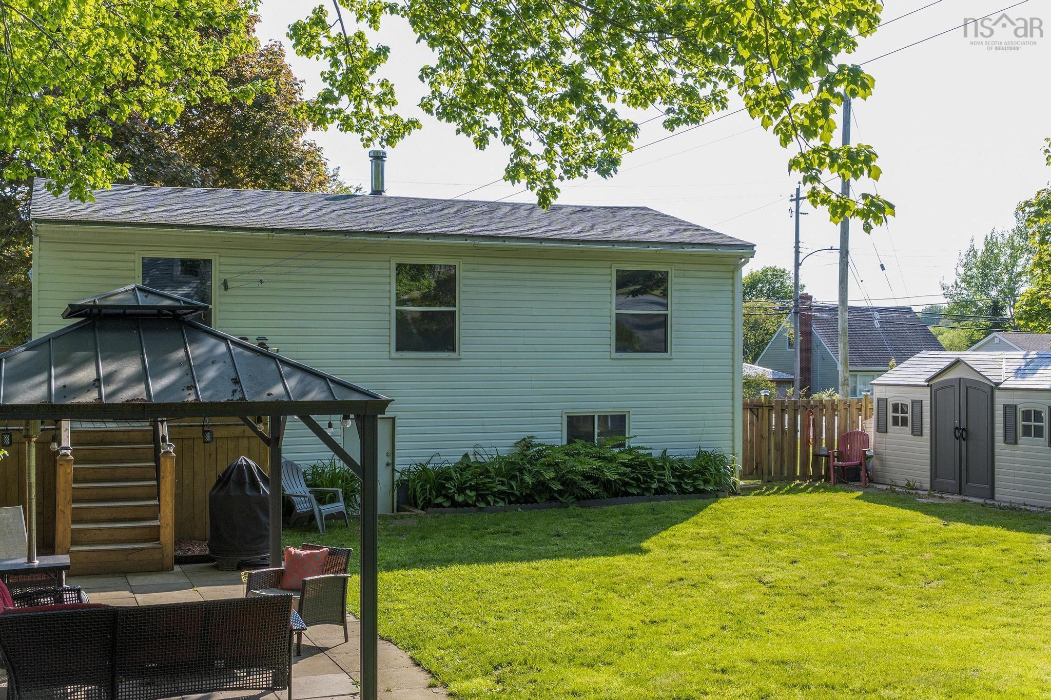 $459,900.00: 31 Valleyfield Road, Dartmouth