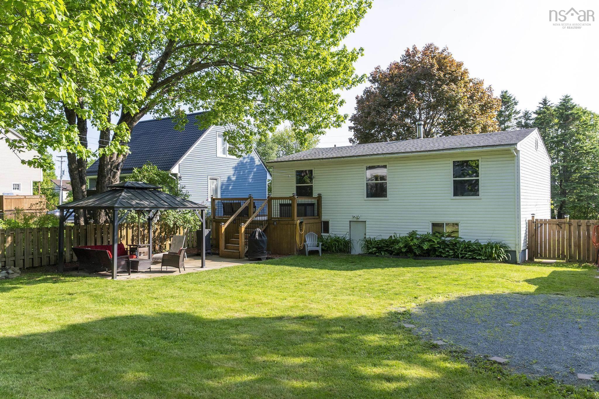 $459,900.00: 31 Valleyfield Road, Dartmouth