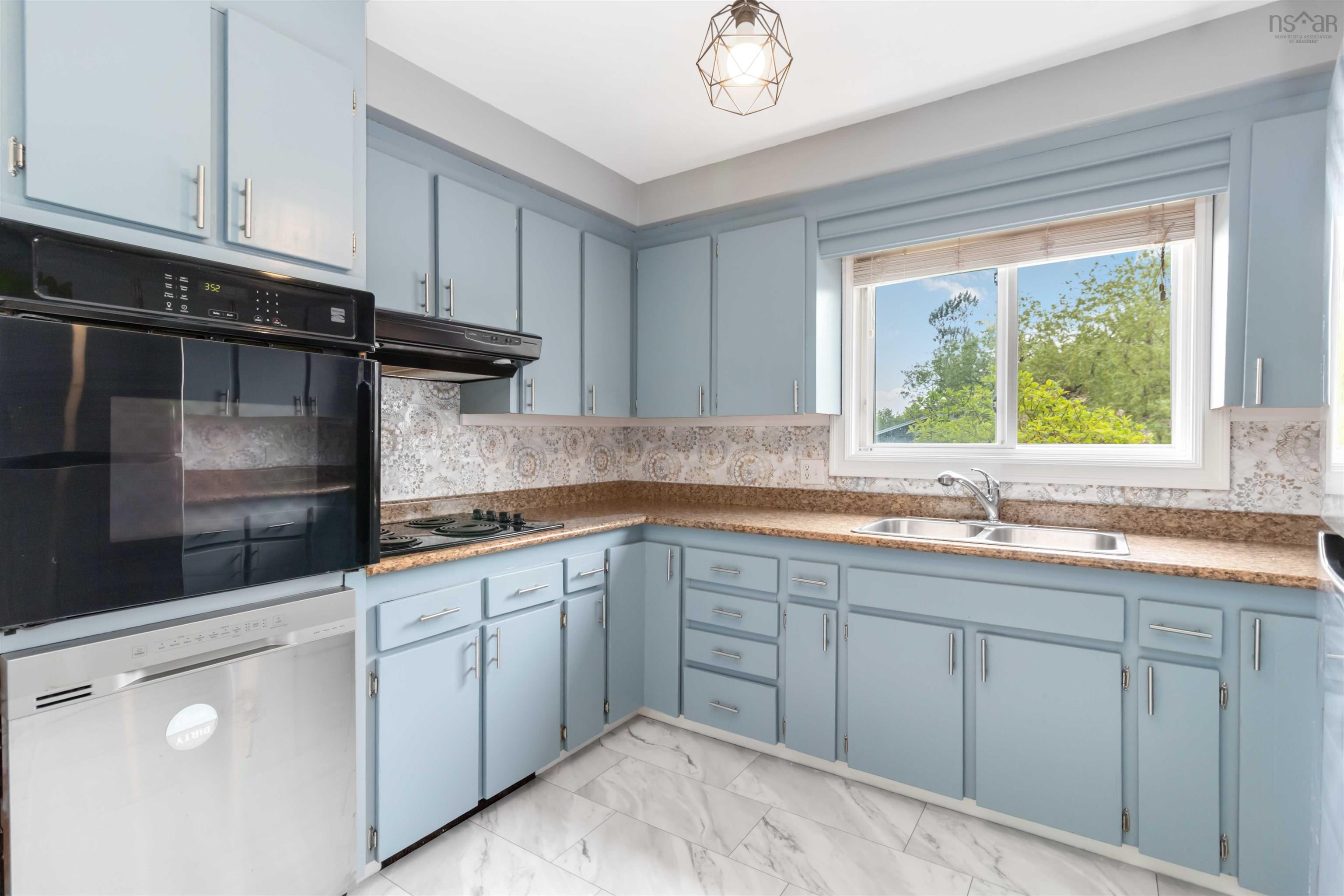 $499,900.00: 3 Saratoga Drive, Lower Sackville