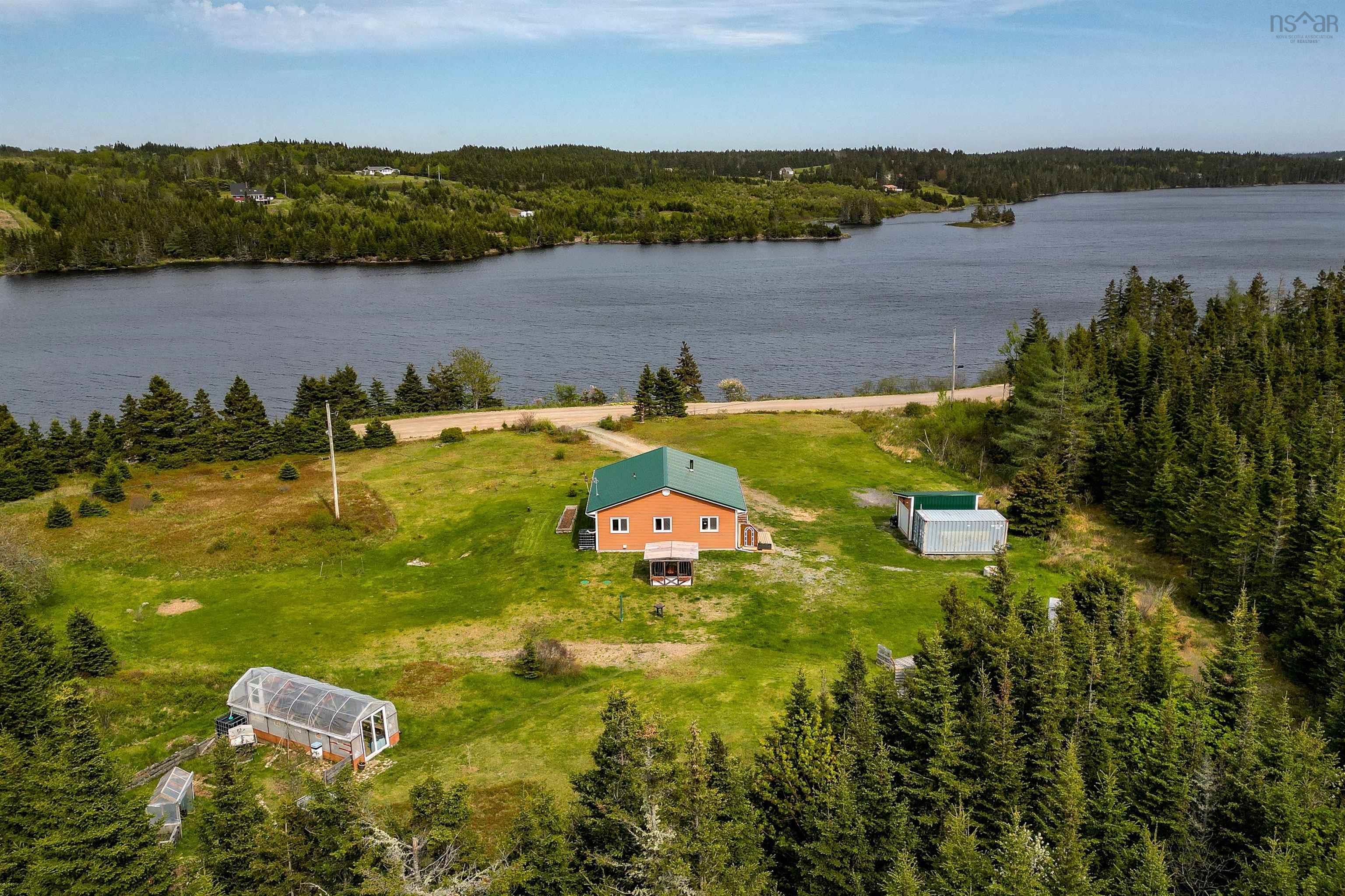 $349,900.00: 60 West Side Grand River Road, Grand River