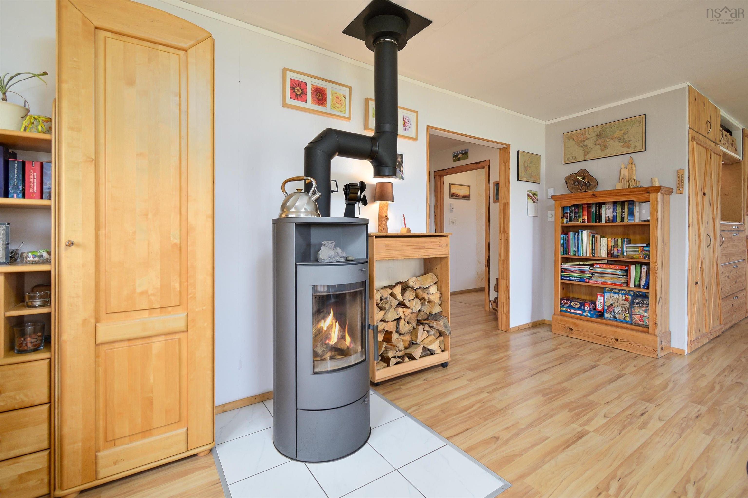 $349,900.00: 60 West Side Grand River Road, Grand River