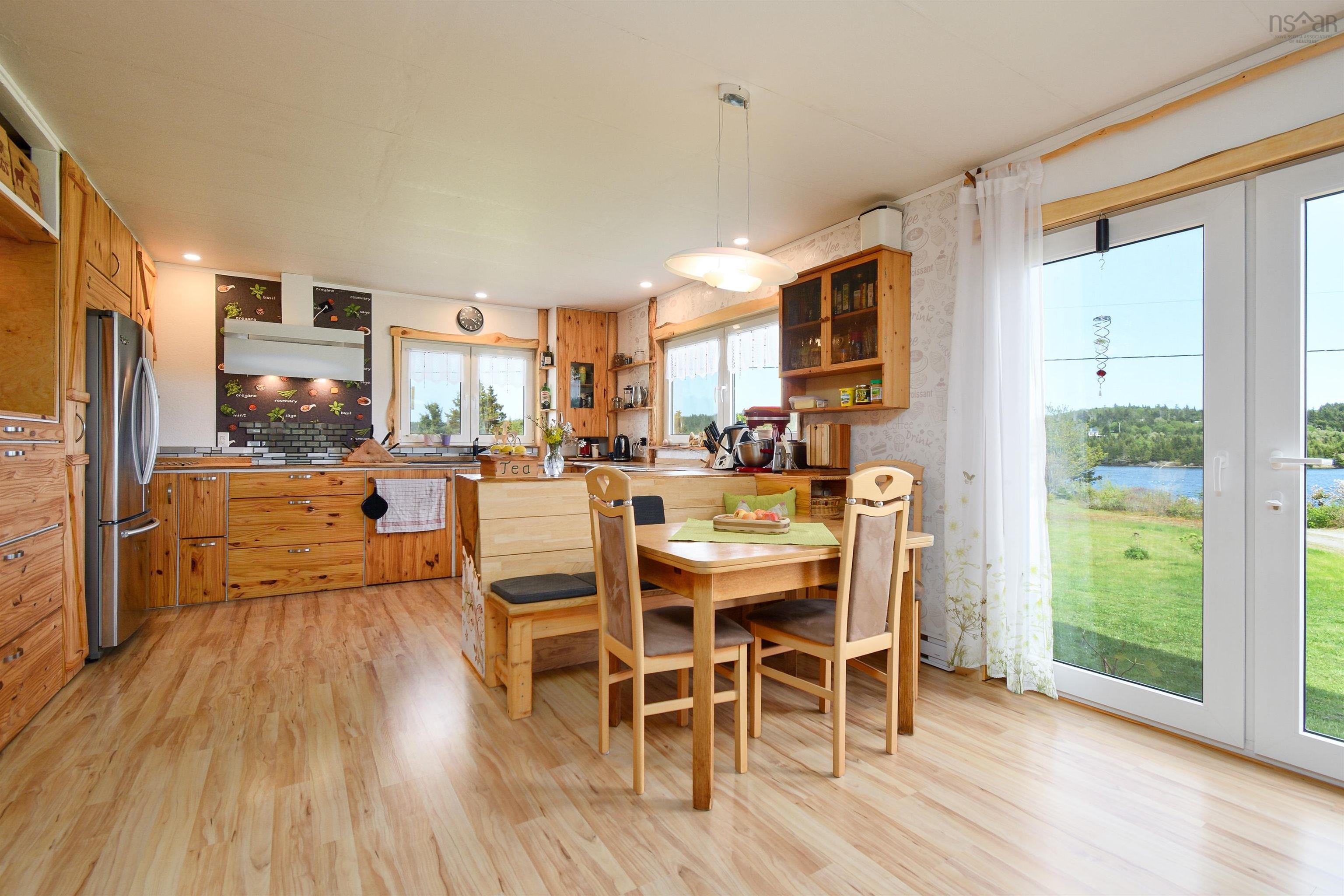 $349,900.00: 60 West Side Grand River Road, Grand River