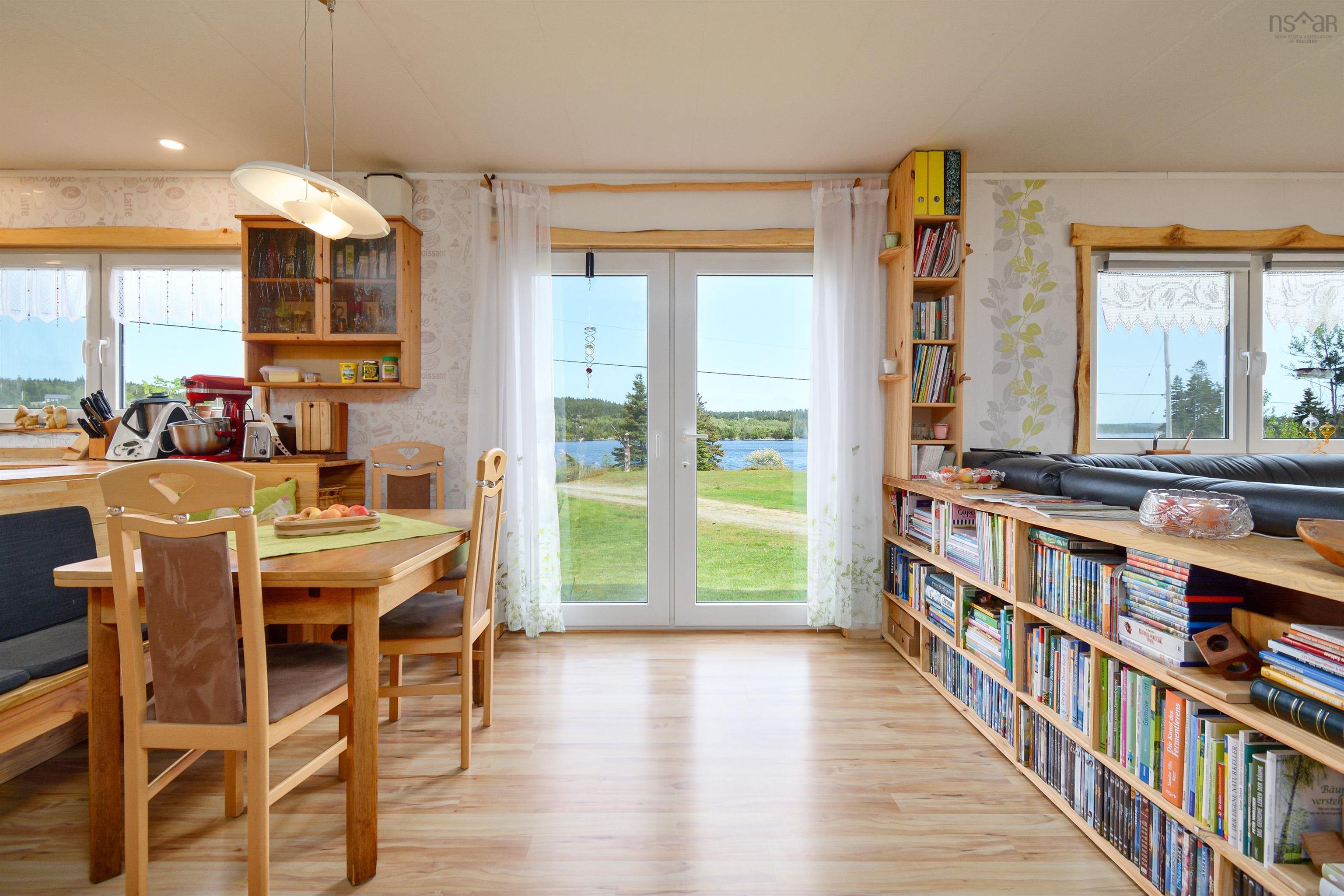 $349,900.00: 60 West Side Grand River Road, Grand River