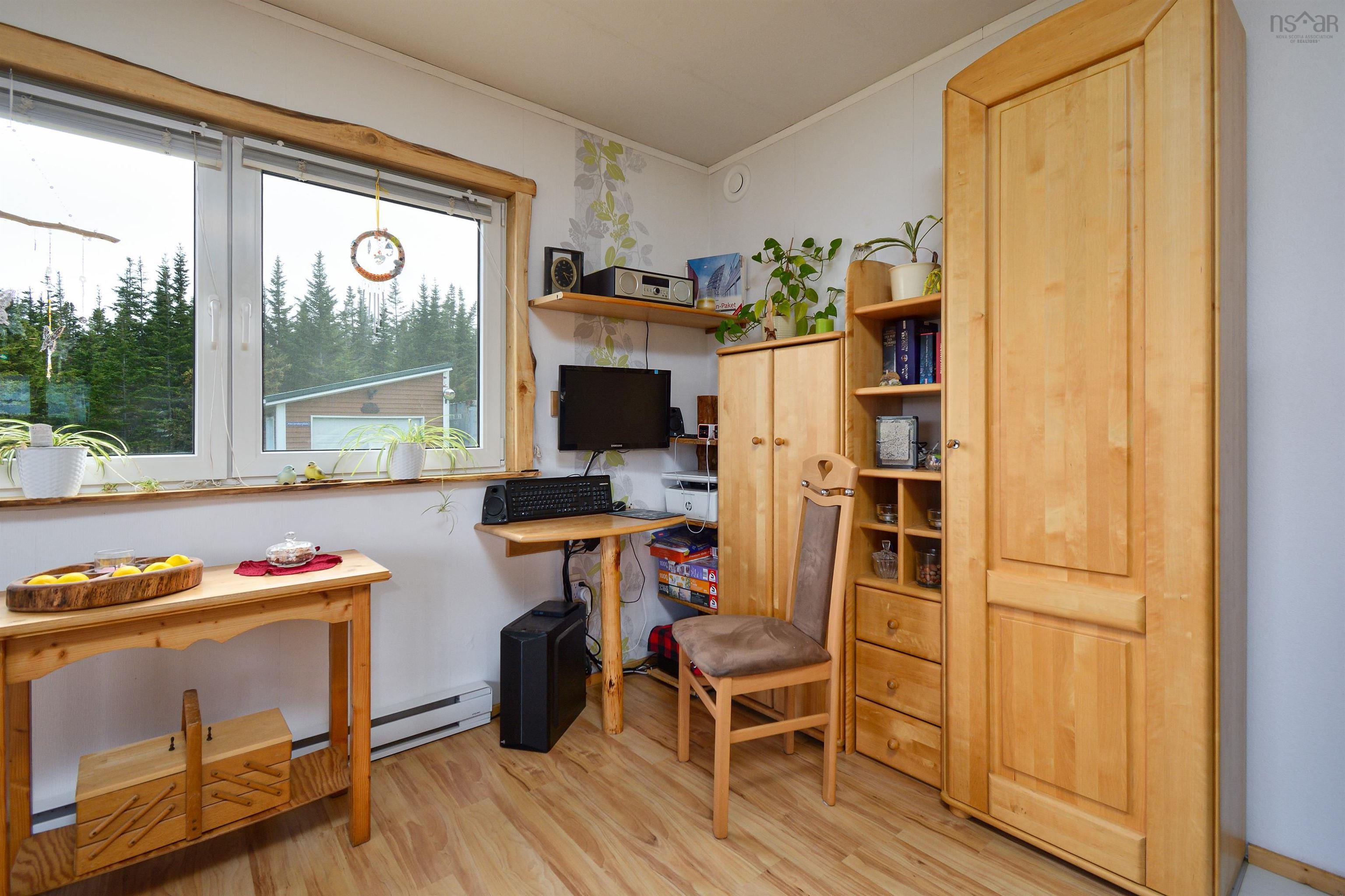 $349,900.00: 60 West Side Grand River Road, Grand River